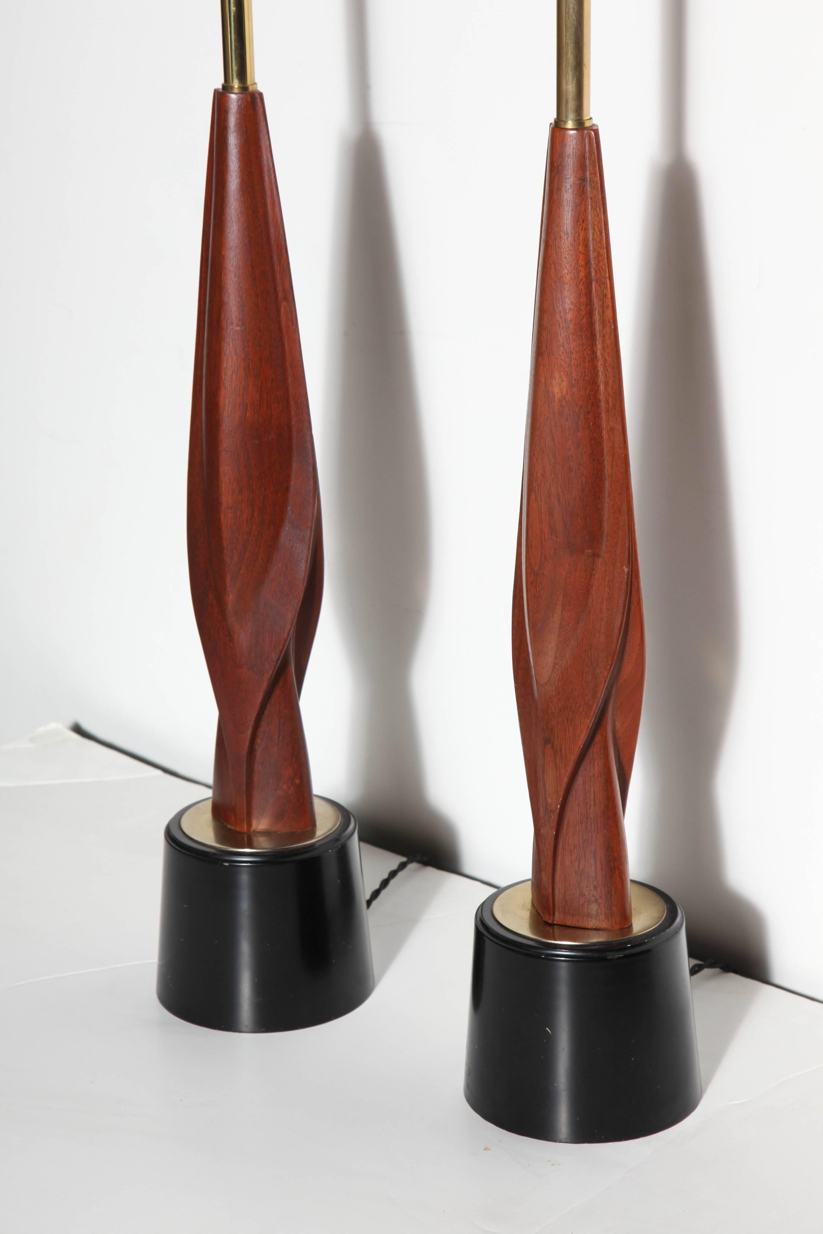 Mid-20th Century Tall Pair Richard Barr for Laurel Sculptural Walnut & Black Enamel Table Lamps For Sale