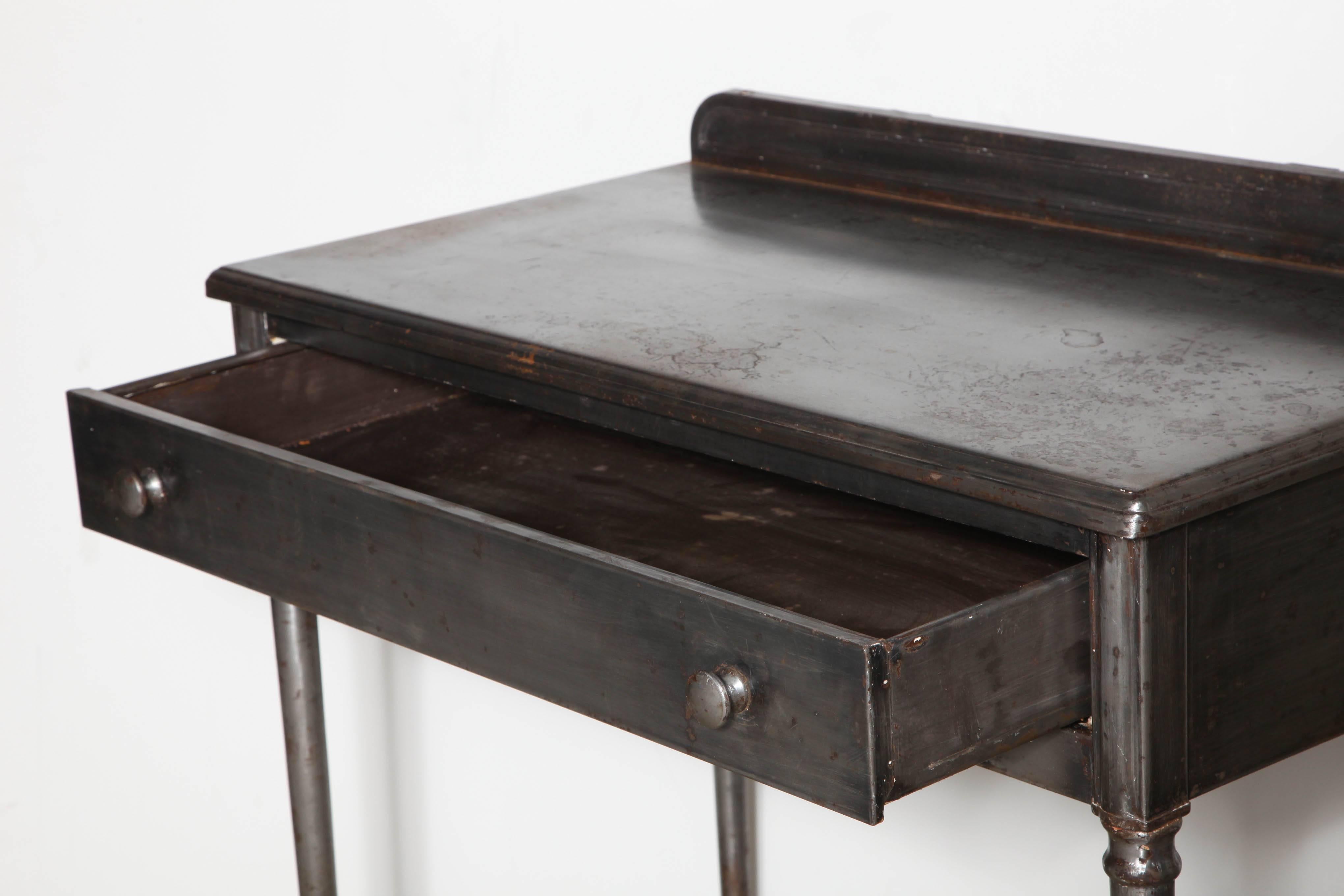 Edwardian Steel Vanity In Good Condition In Bainbridge, NY