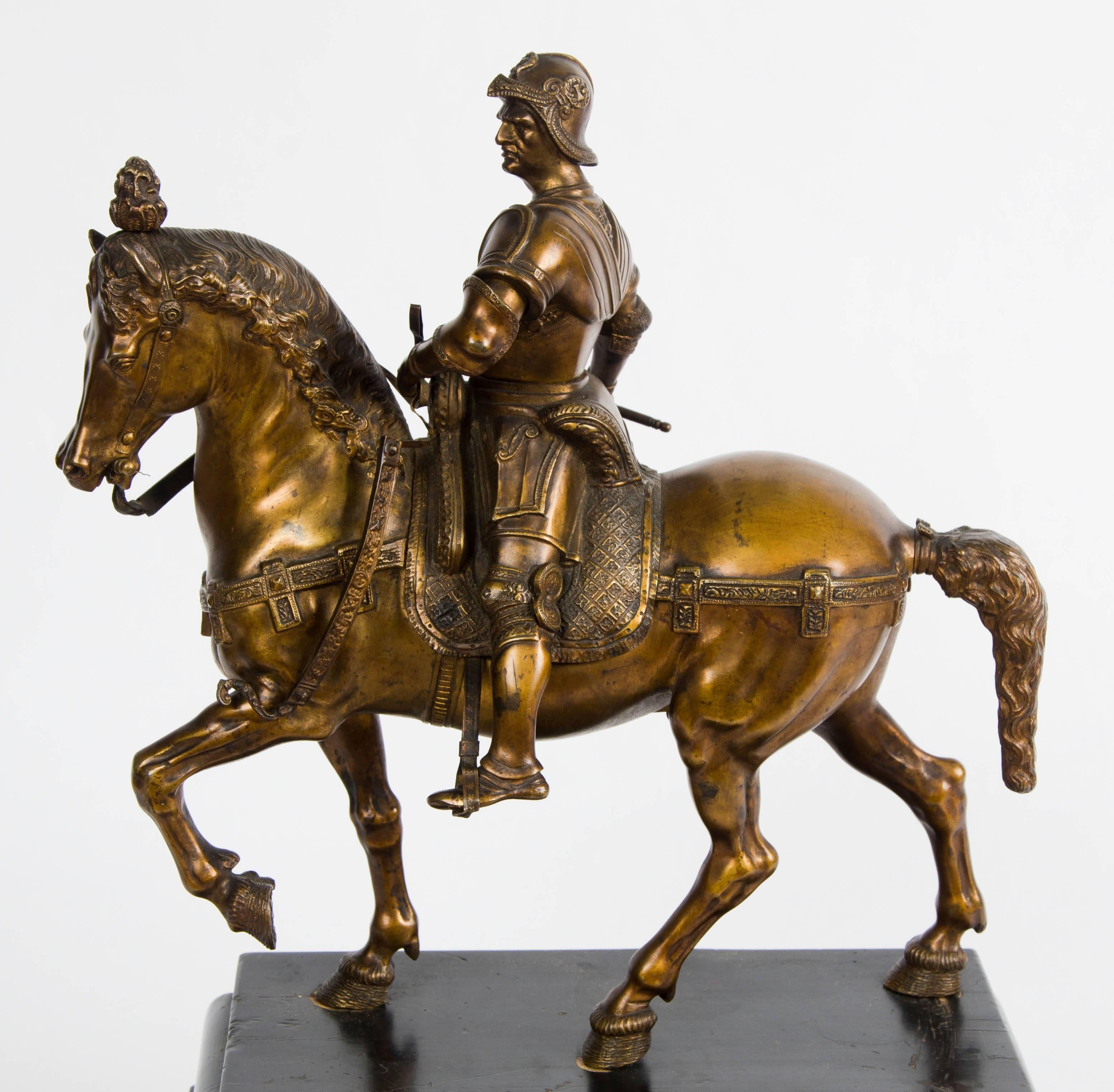 Étude en bronze doré de bonne qualité datant du milieu du XIXe siècle:: d'après la statue équestre de Bartolomeo Colleoni par Verrocchio à Venise. Monté sur une plinthe en ébène.