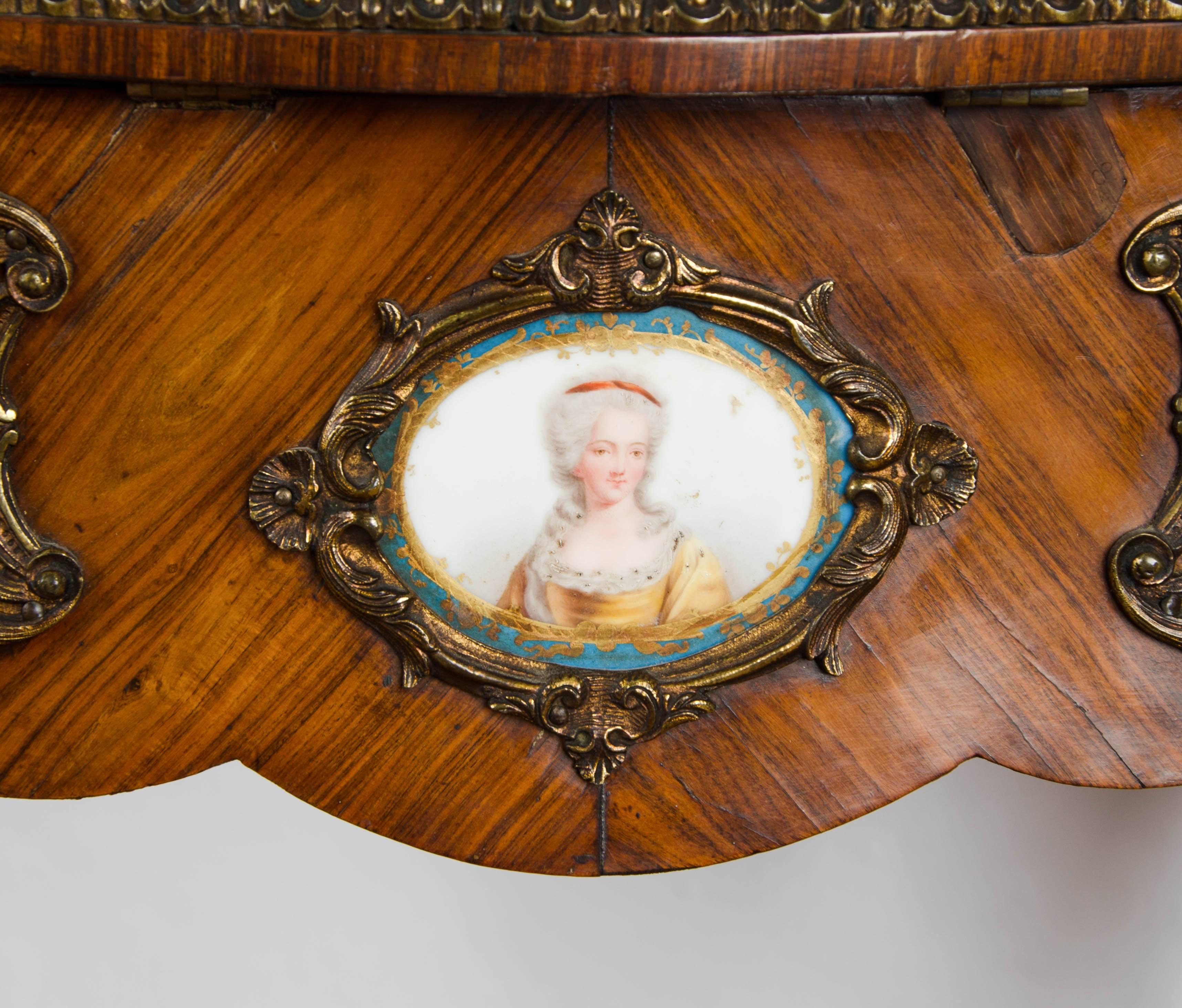 Kingwood 19th Century Louis XV Style Side Table For Sale