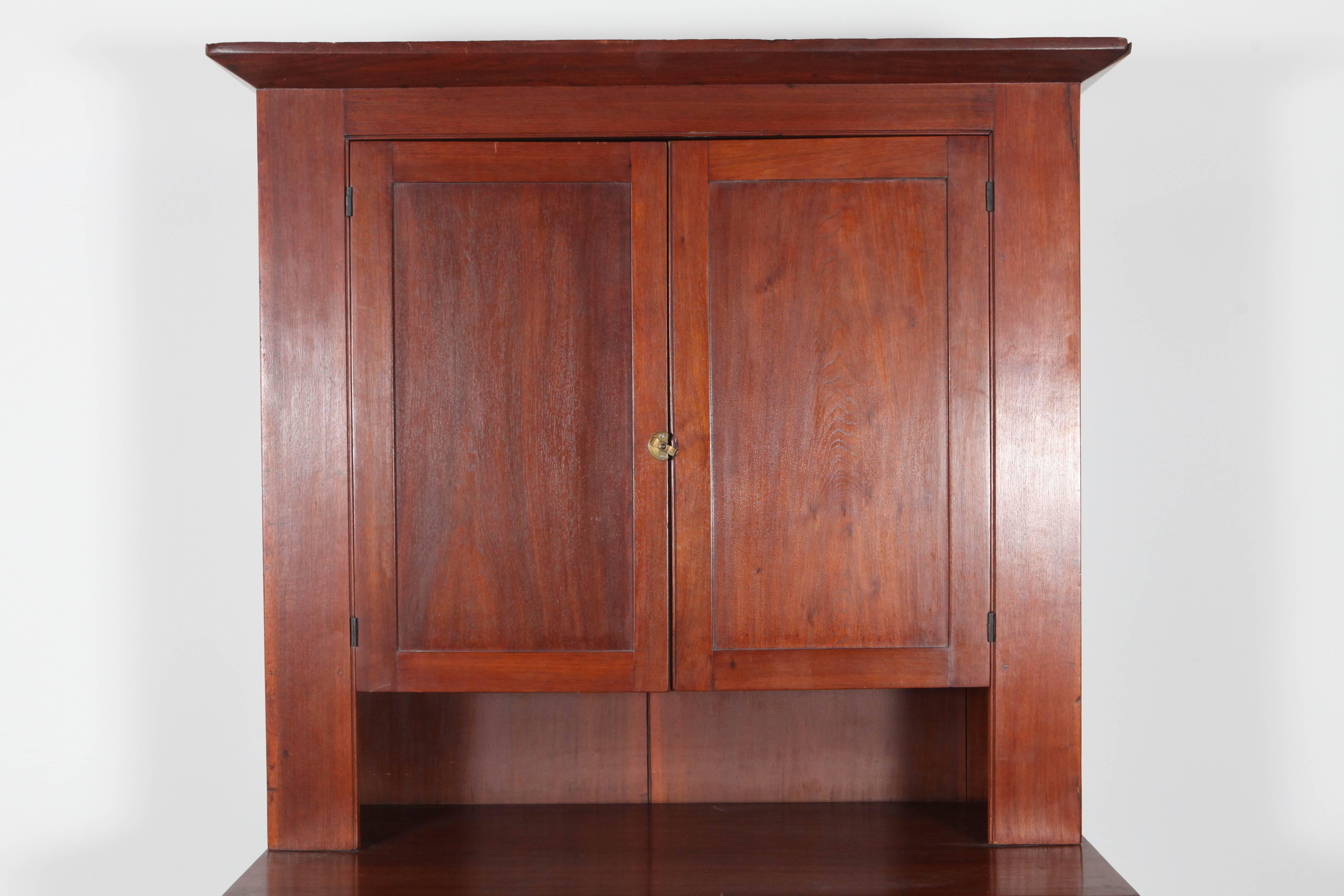 Beautiful Farm style cabinet and hutch. Top of lower cabinet measures 36.5