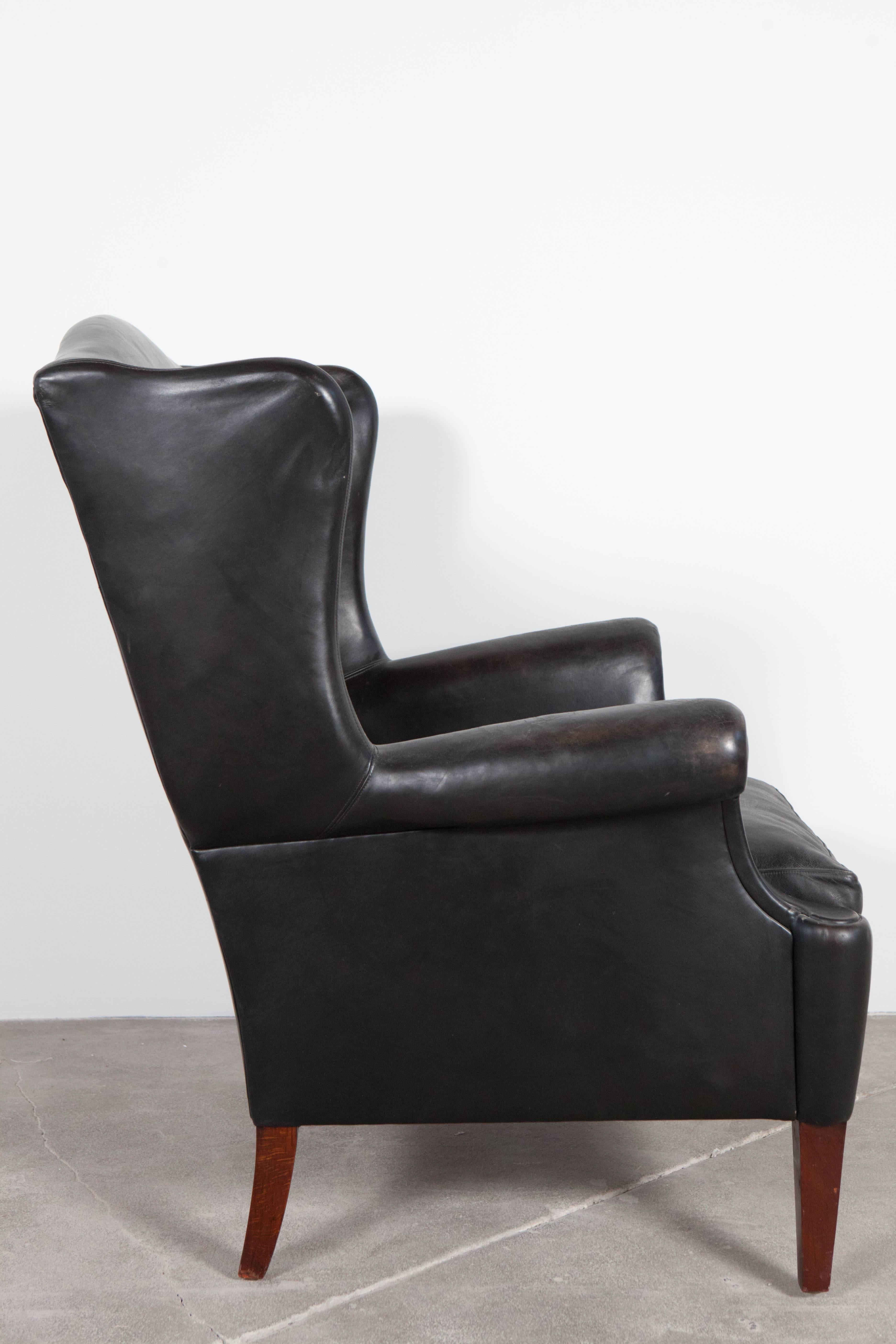 Black Leather Curved Arm Wing Back Club Chair In Good Condition In Los Angeles, CA