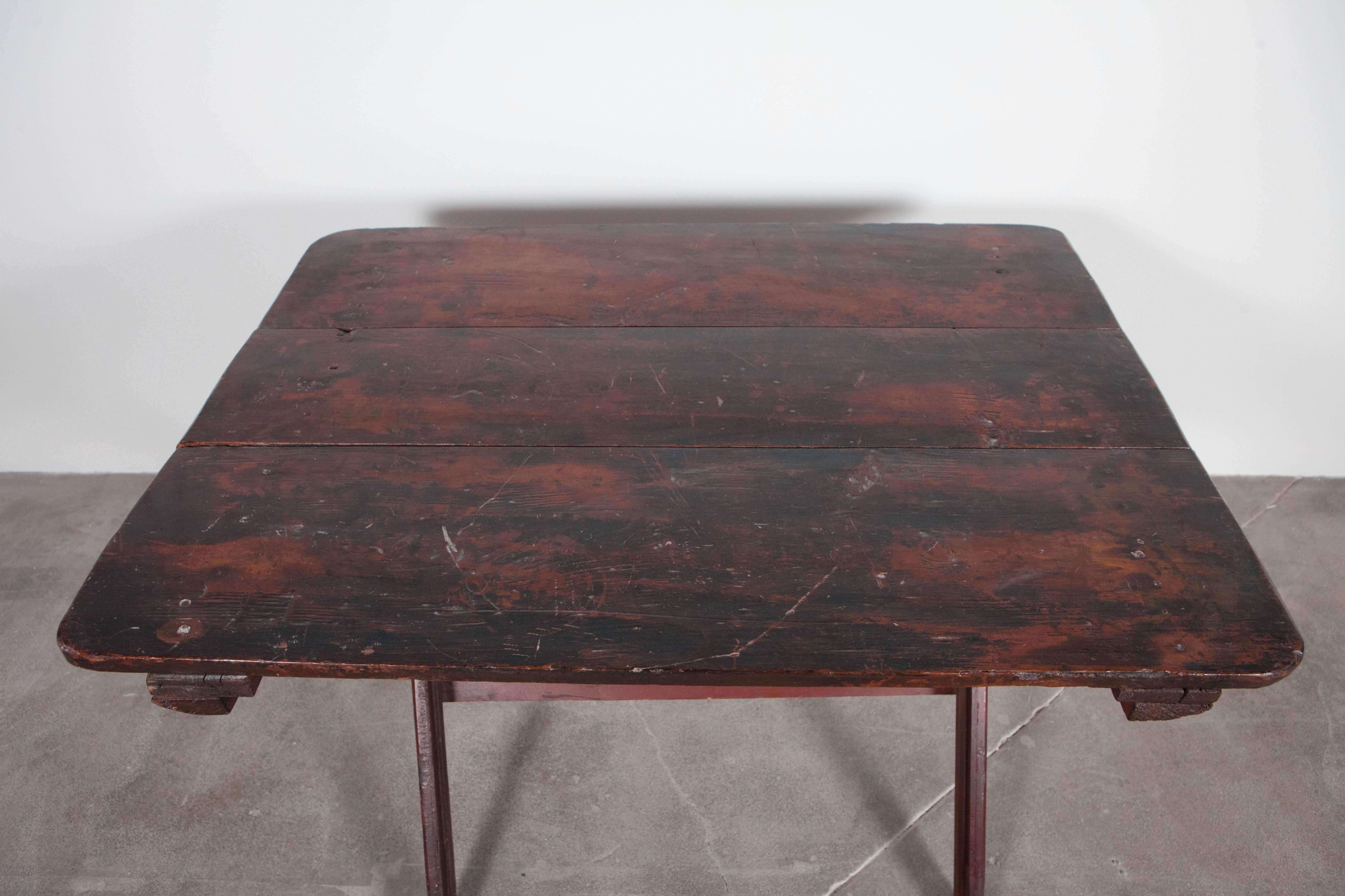 American Rustic Sawbuck Table with Scrubbed Top