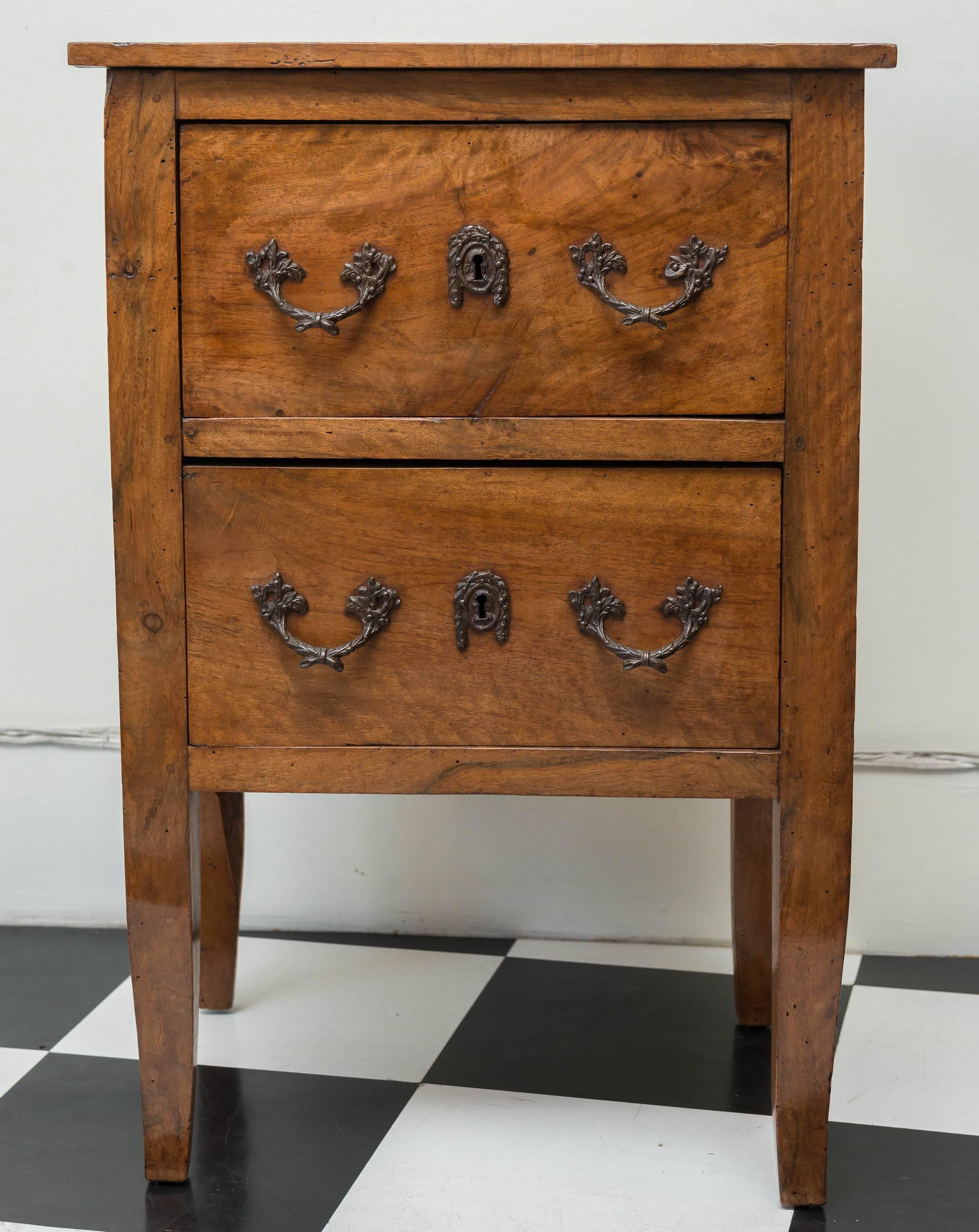 Neoclassical 18th Century Italian Neoclassic Walnut Comodino, circa 1785