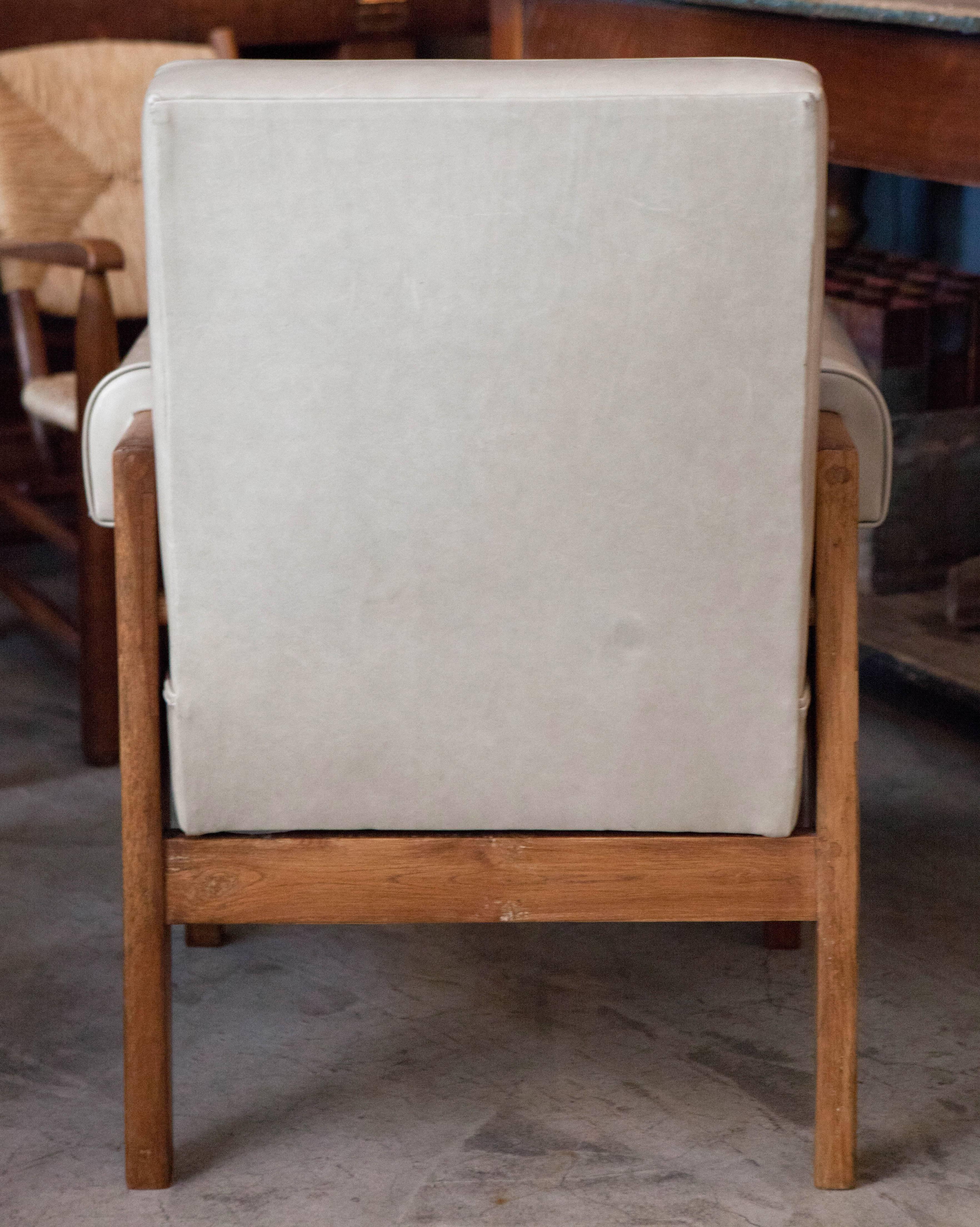 Leather Pair of Armchairs from the High Court, Le Corbusier & Pierre Jeanneret