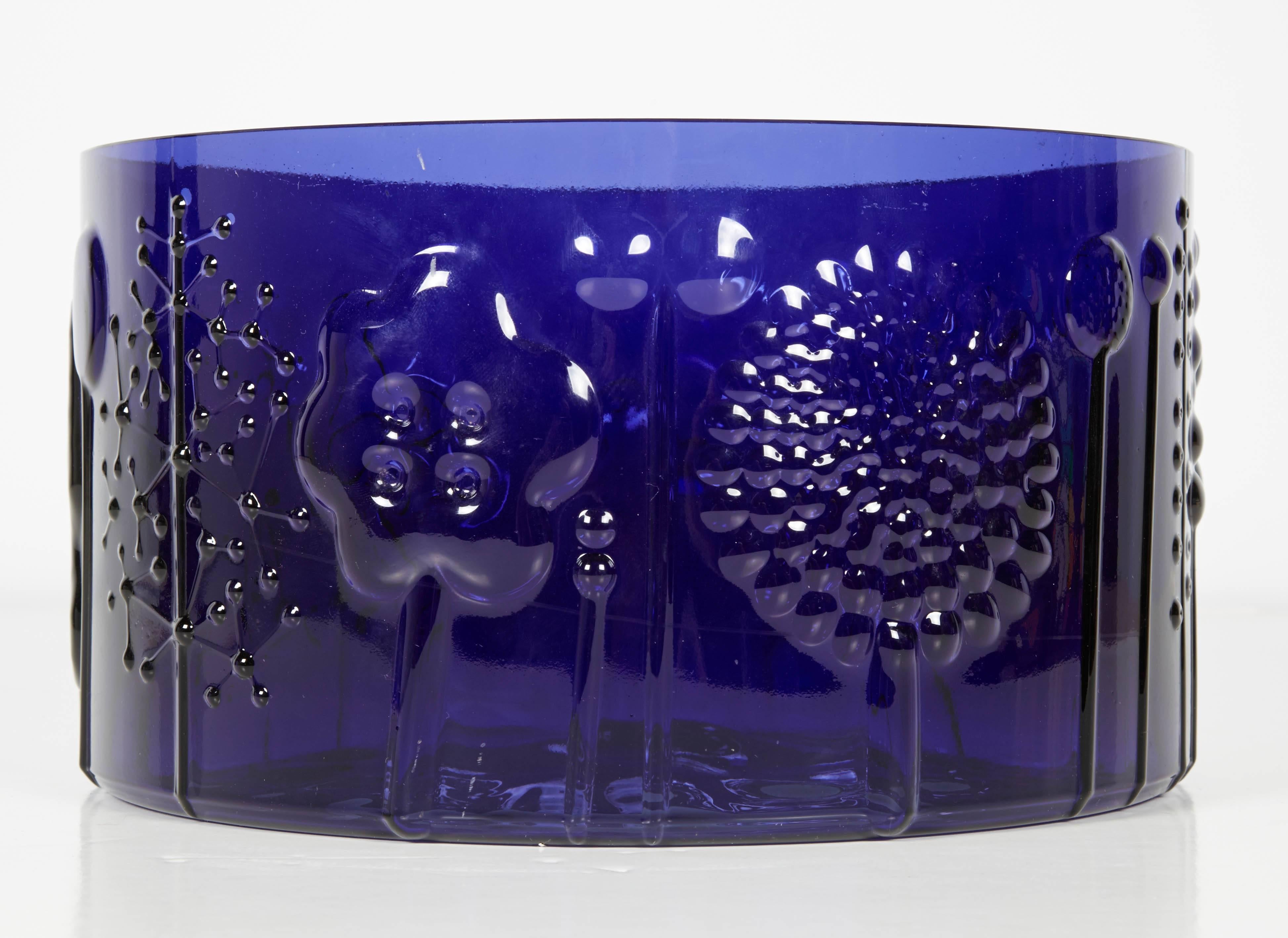 Cobalt Art Glass Bowl by Oiva Toikka for iittala Finland In Good Condition In New York, NY