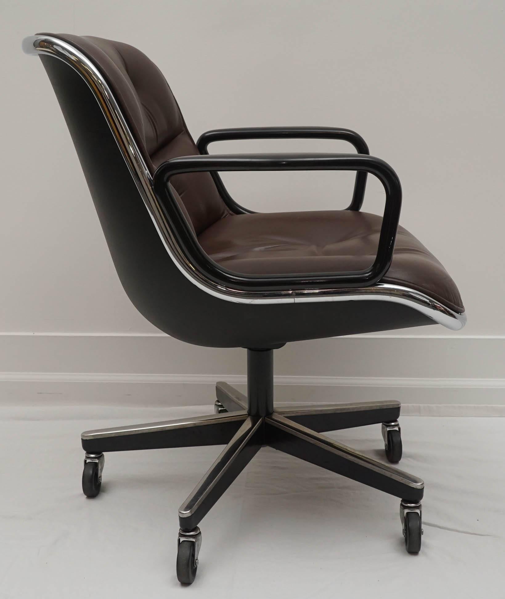 looking for a great set of 8 matching office chairs for your meeting room?
leather with chrome accents.
just picked up this matching set of 8. they are lightly used, in very good condition.
This set surrounded a large oval rosewood Florence Knoll