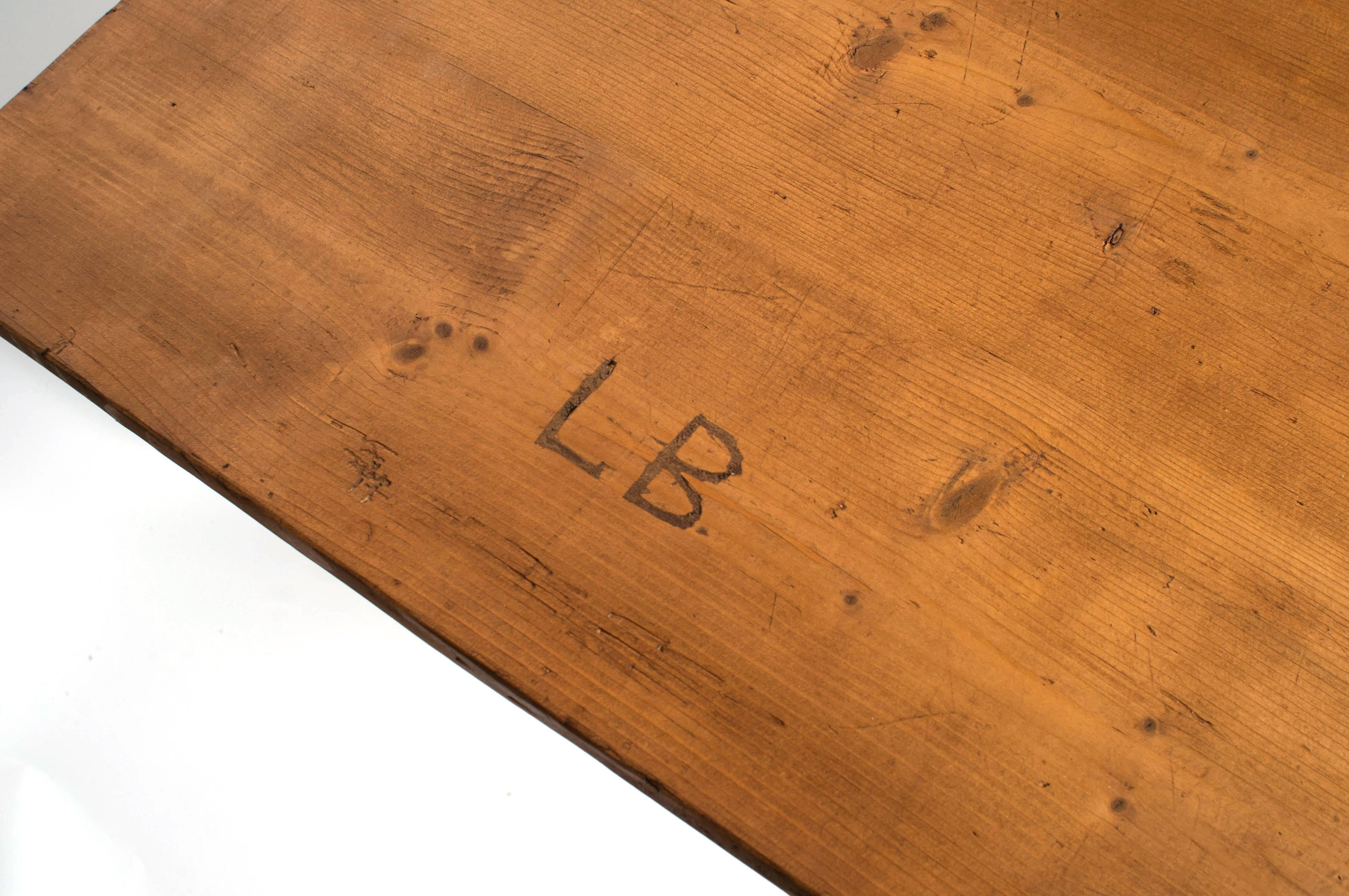 Pine and Beechwood Draw-Leaf Table In Excellent Condition In Baltimore, MD