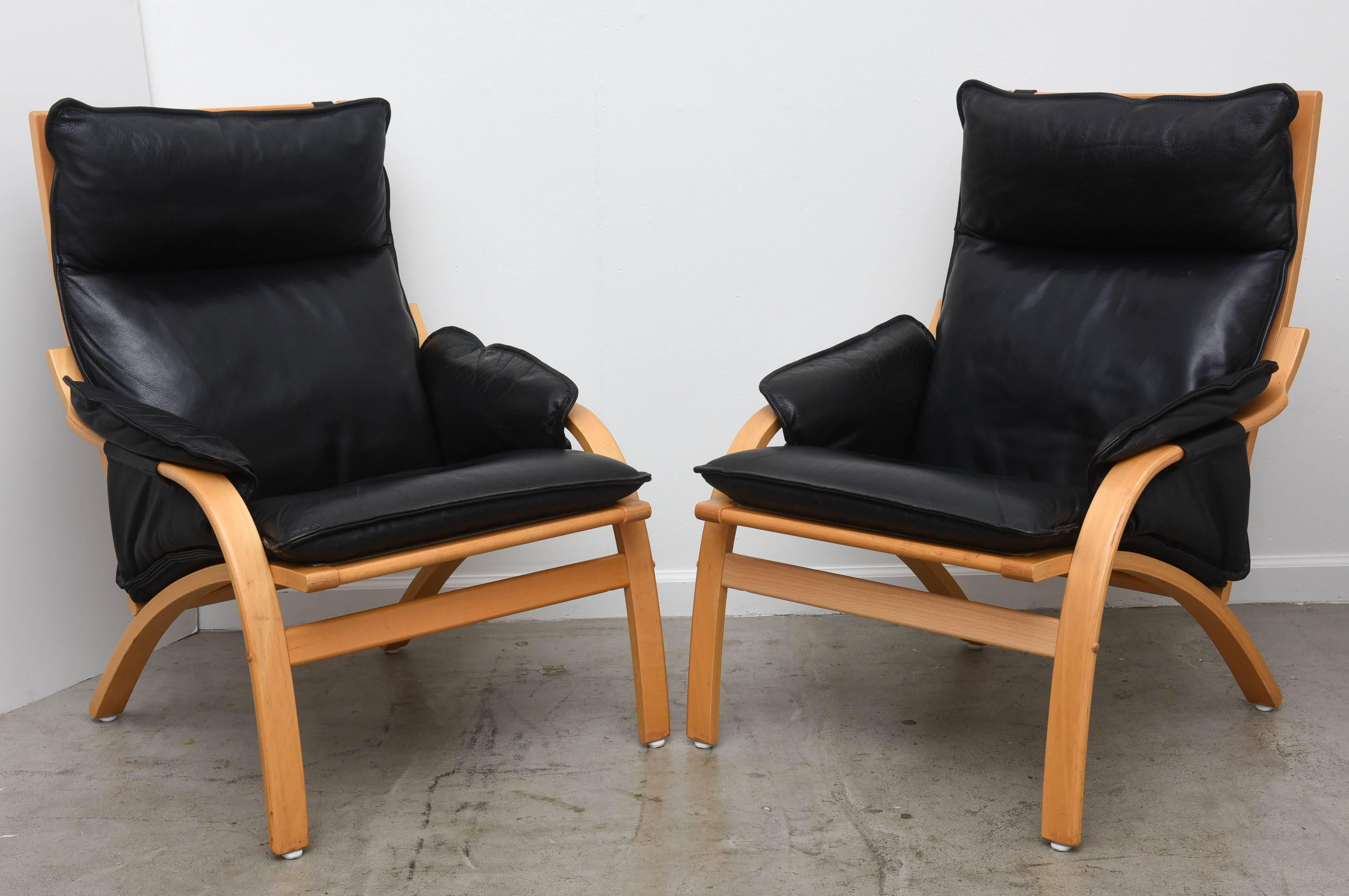 20th Century Pair of Mogens Hansen Danish Lounge Chairs with Ottoman