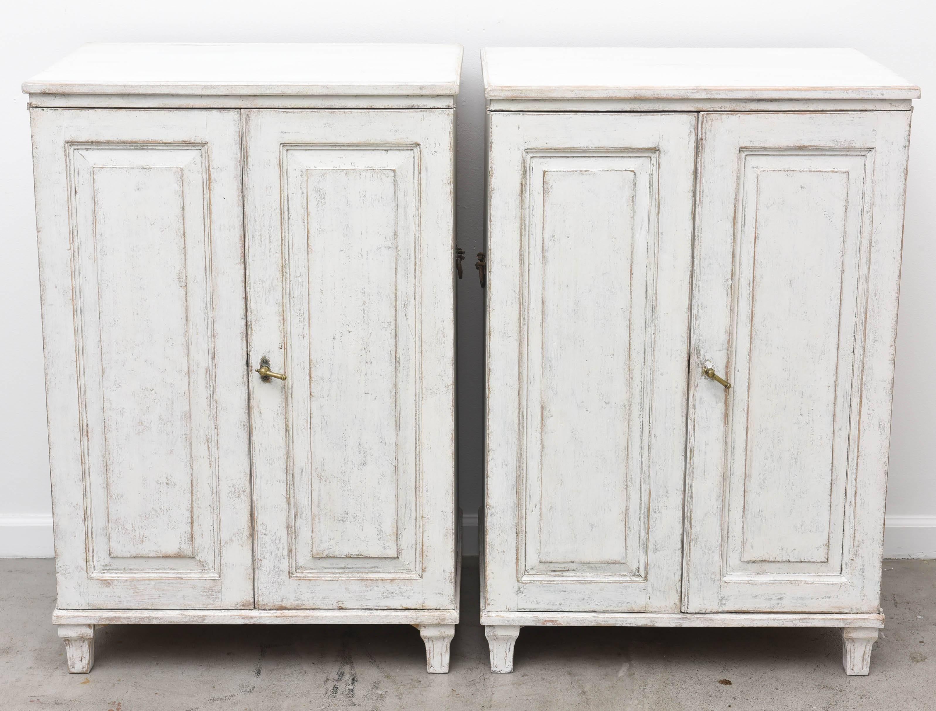 Pair of Antique Swedish Painted Cabinets Late 19th Century In Good Condition For Sale In West Palm Beach, FL