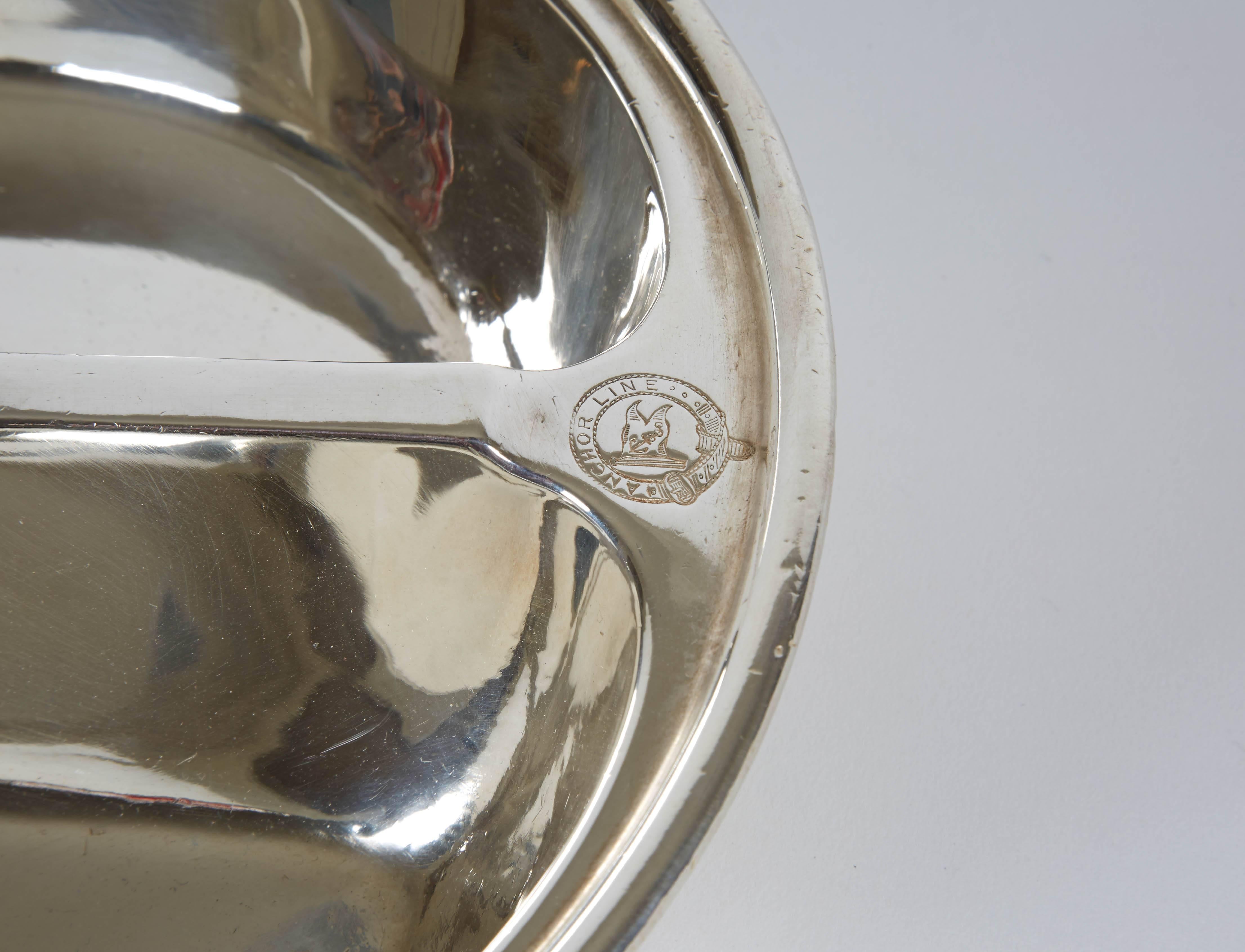 Vintage Hotel Silver Round Serving Dish In Excellent Condition For Sale In New York, NY