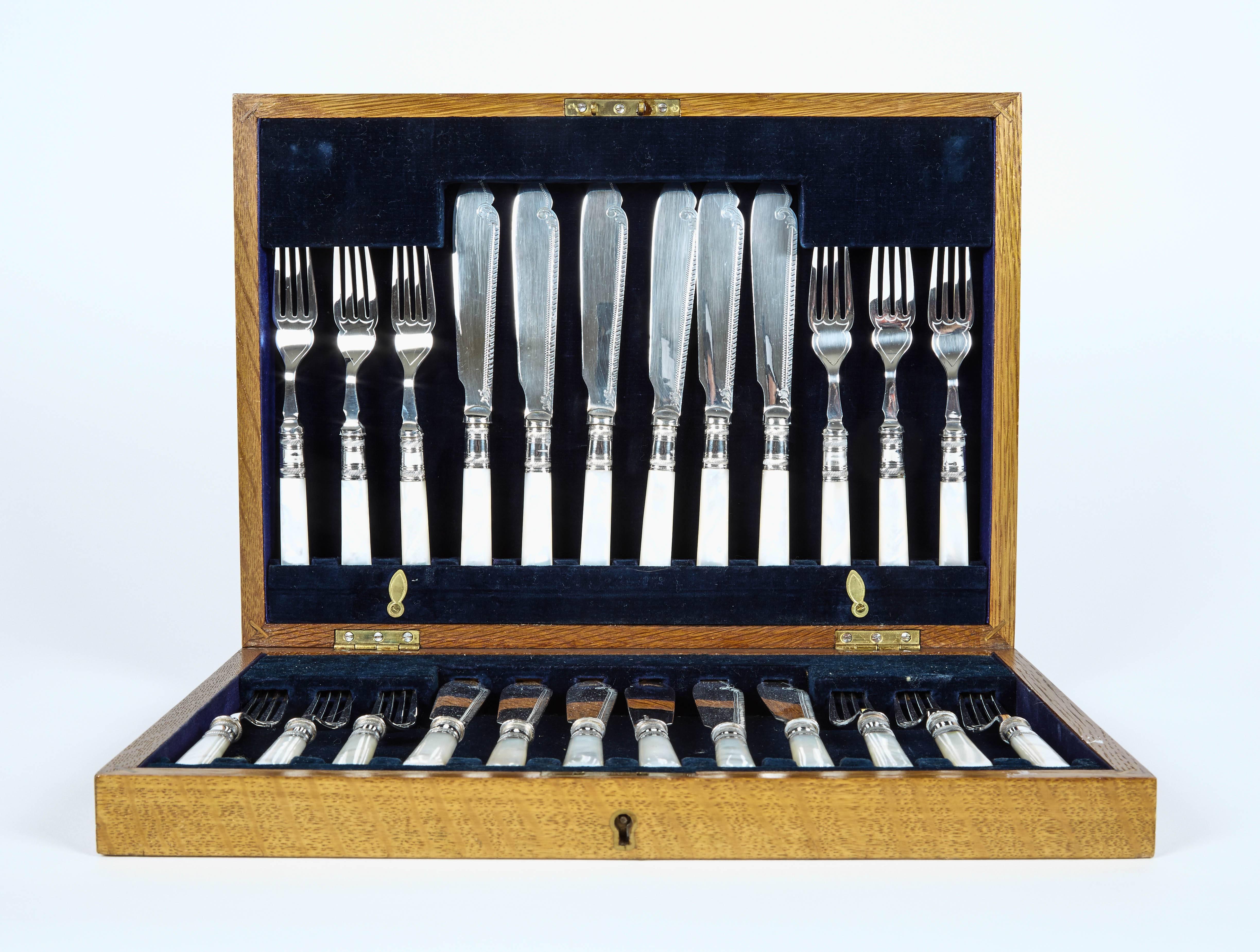 1880s English Set of Fish Knives and Forks In Excellent Condition In New York, NY