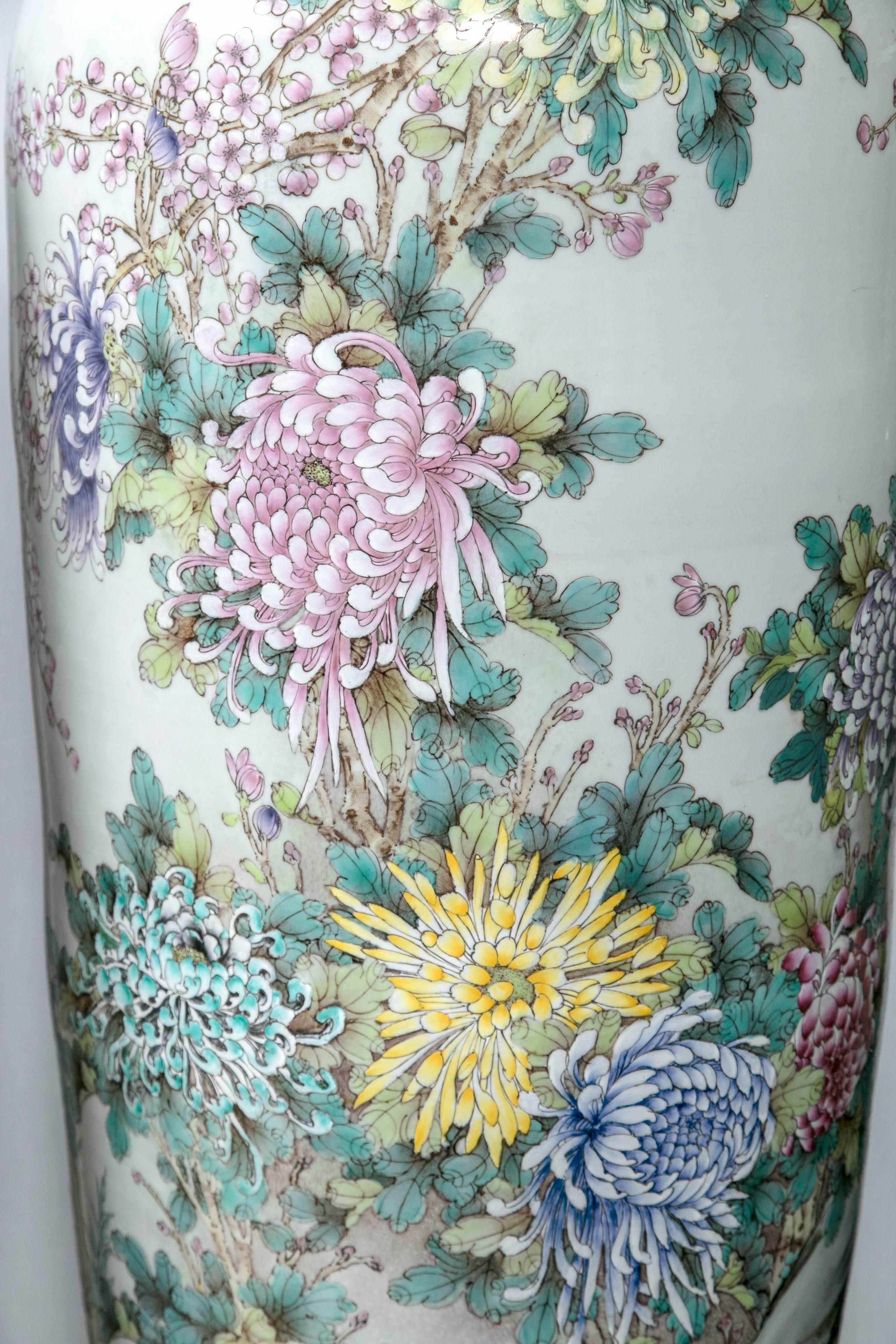 Large Pair of Chinese Porcelain Floor Vases In Excellent Condition In Woodbury, CT