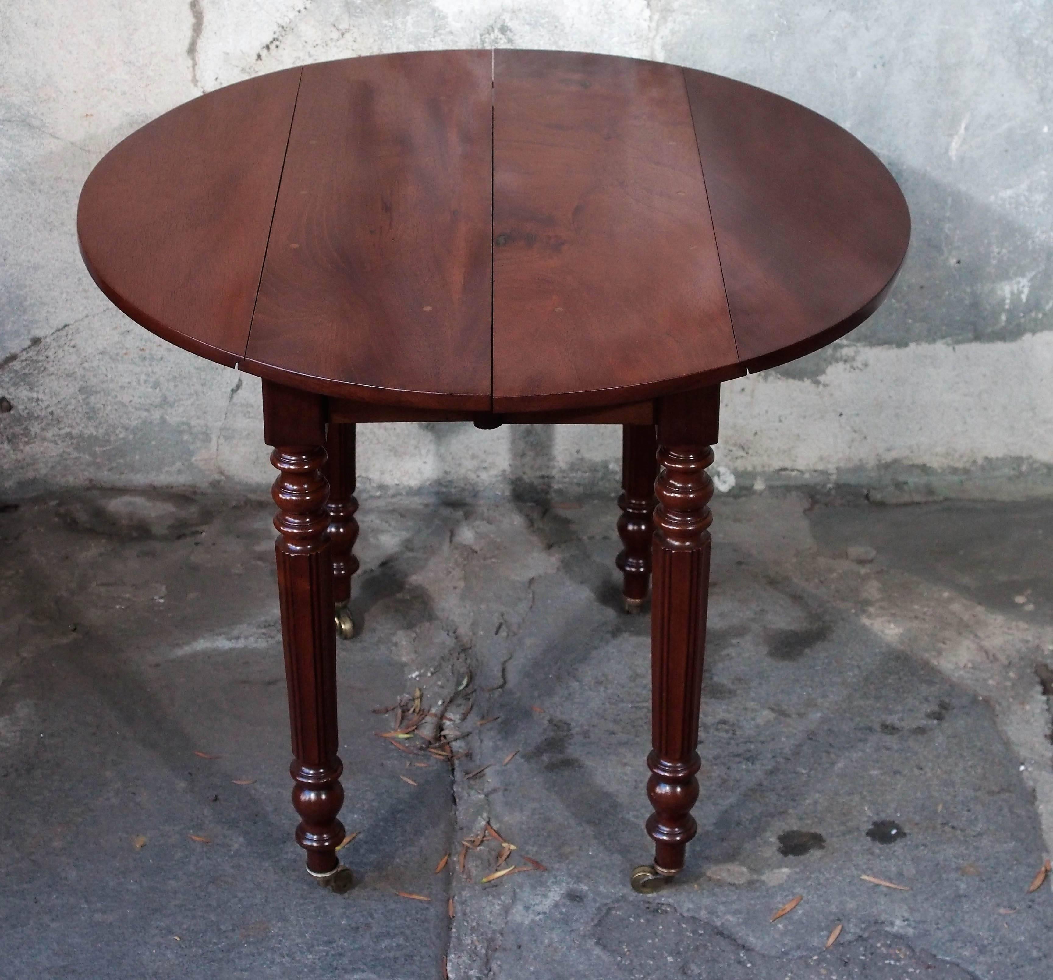 Charming Early 19th Century French Walnut Child's Dining Table with One Leaf 3