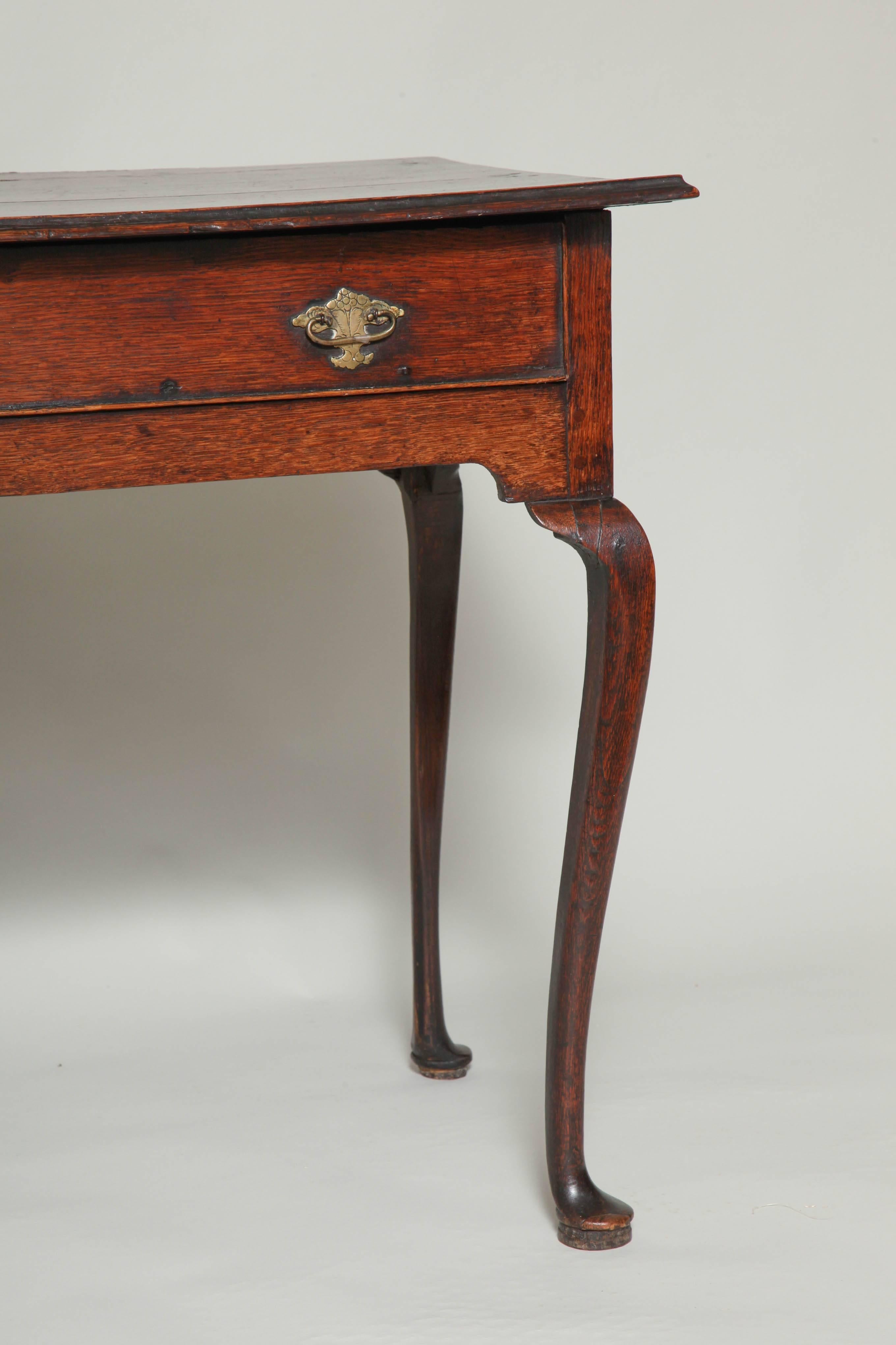 English Queen Anne Oak Pad Foot Table