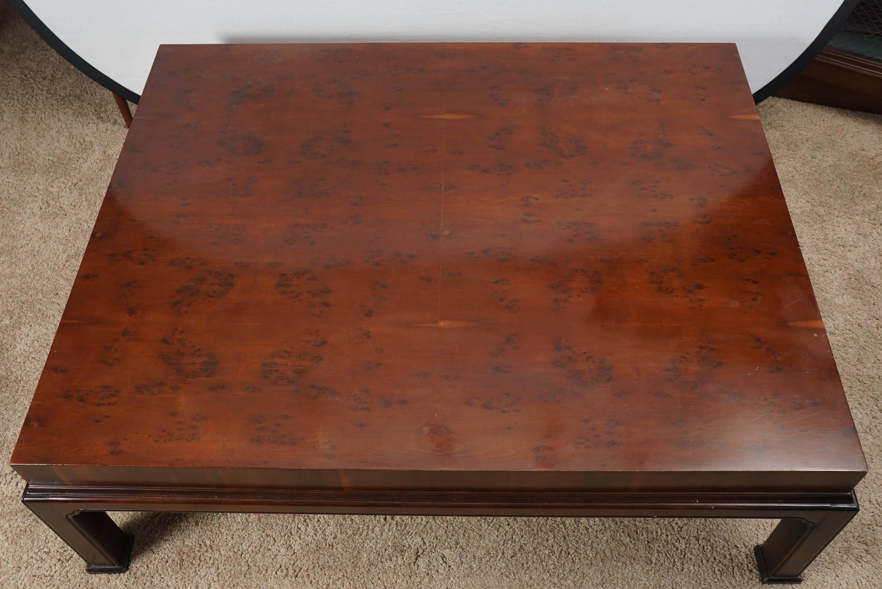 Large Burled Wood Coffee Table by Henredon, Mid-20th Century In Excellent Condition For Sale In Sheffield, MA