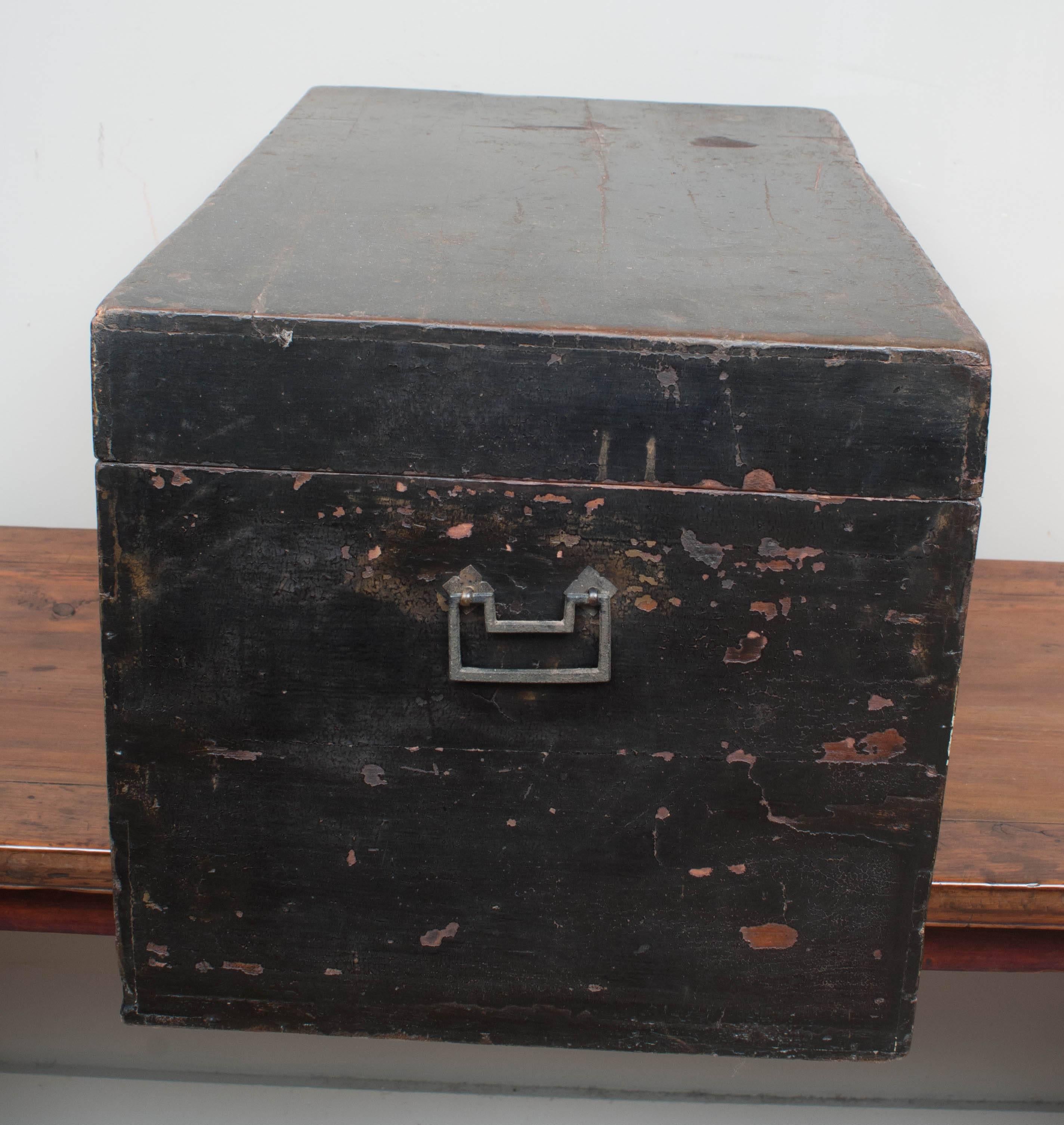 19th Century Chinese Trunk with Gilt Painting 1