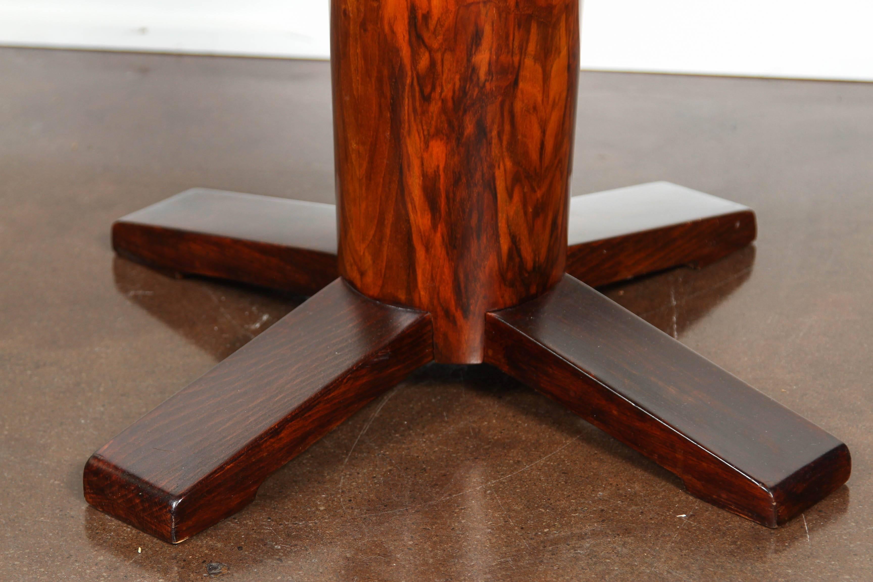 Vintage Occasional Table of Flamed Mahogany In Good Condition In Los Angeles, CA