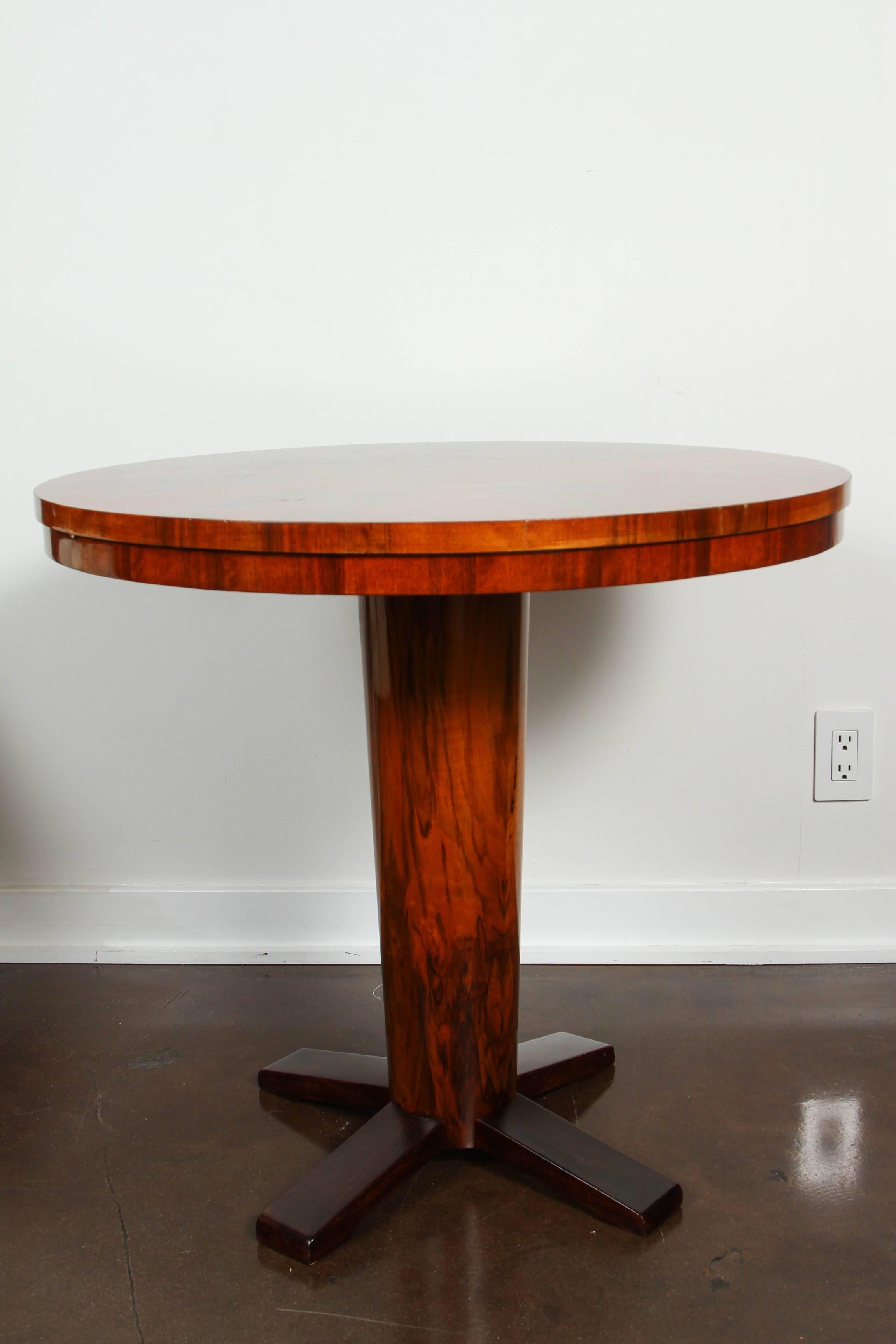Mid-20th Century Vintage Occasional Table of Flamed Mahogany