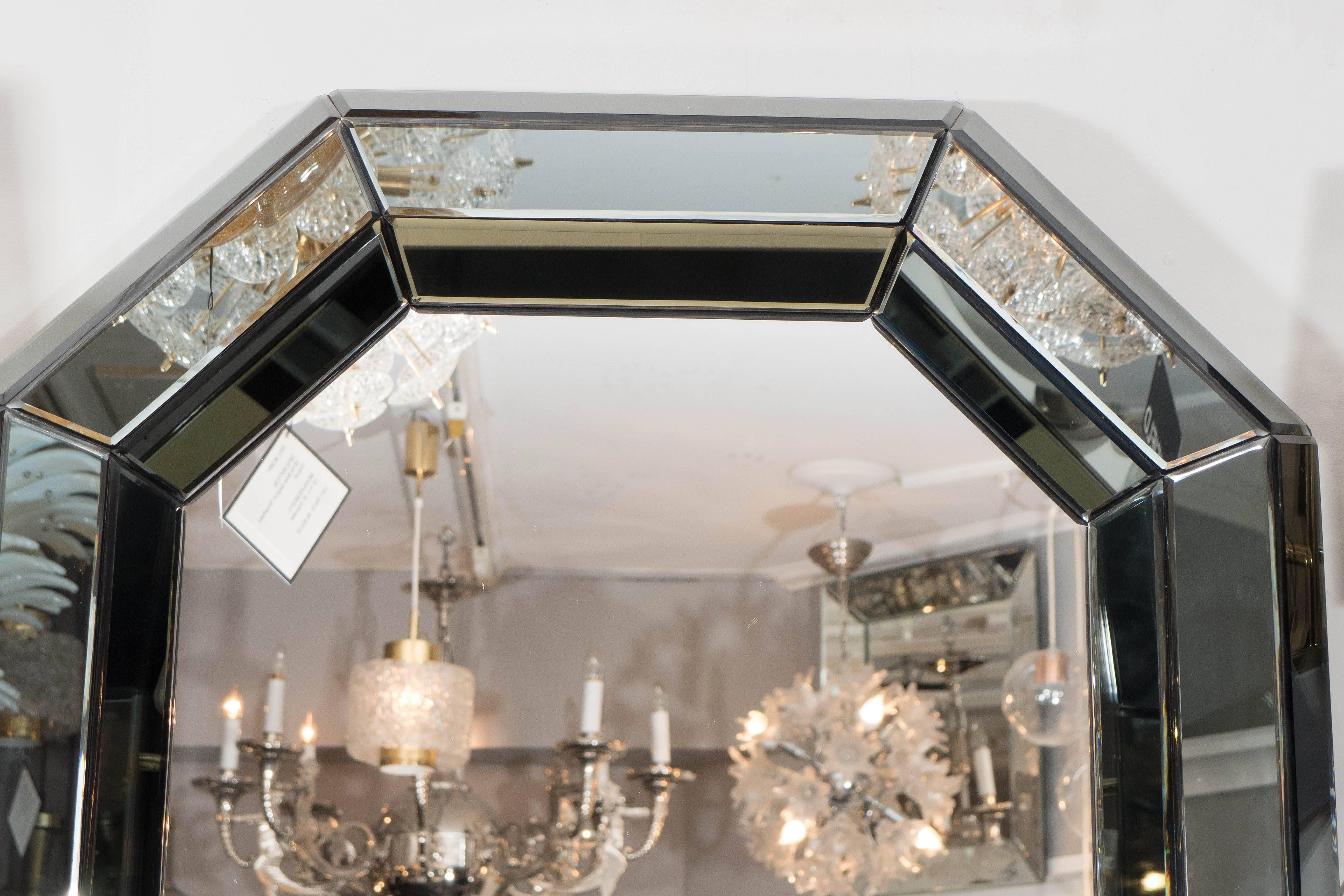 Moderne Miroir octogonal en verre gris biseauté en vente