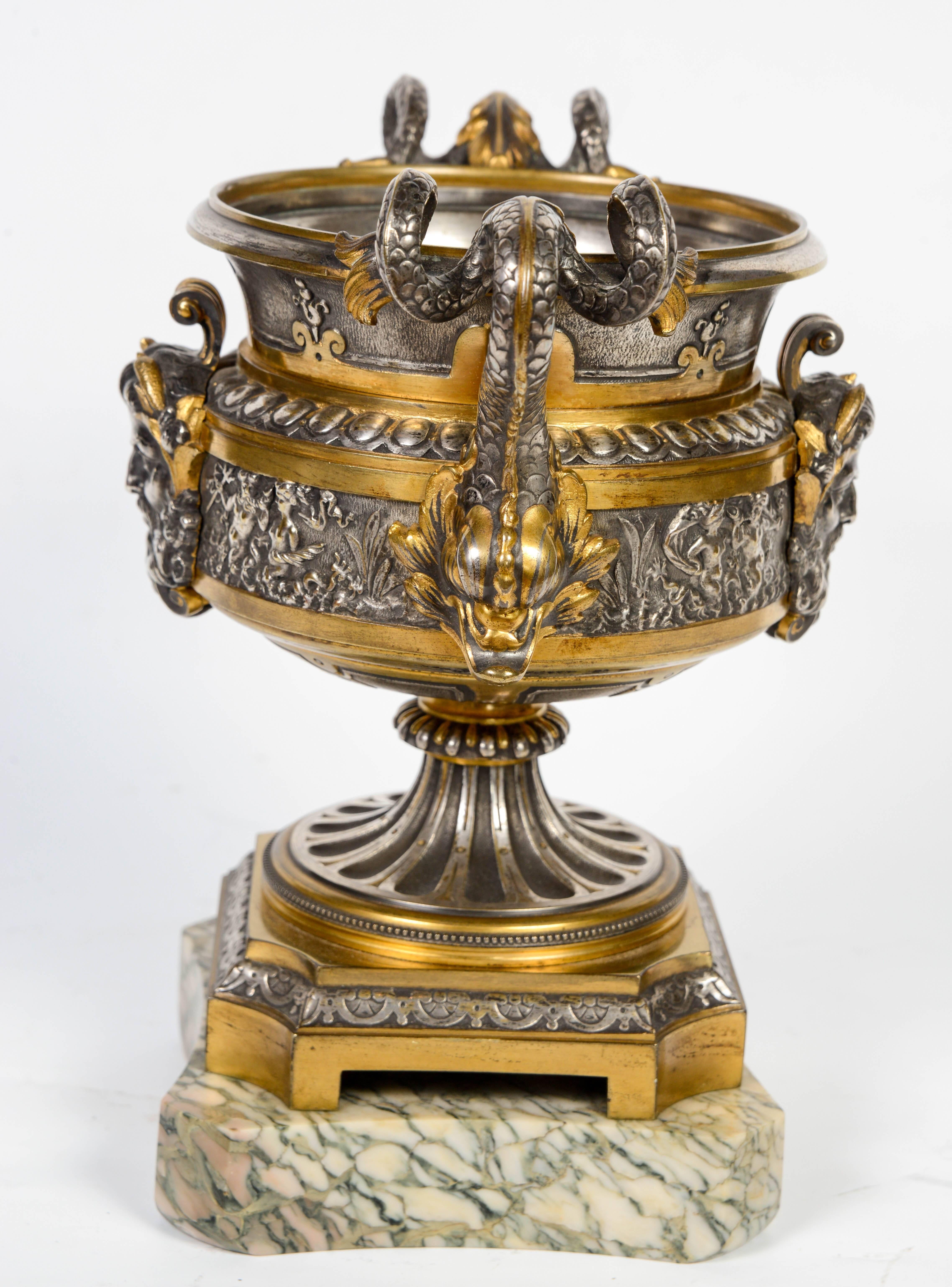 French 19th Century Renaissance Style Bronze Cup in Gilt and Silver Bronze For Sale