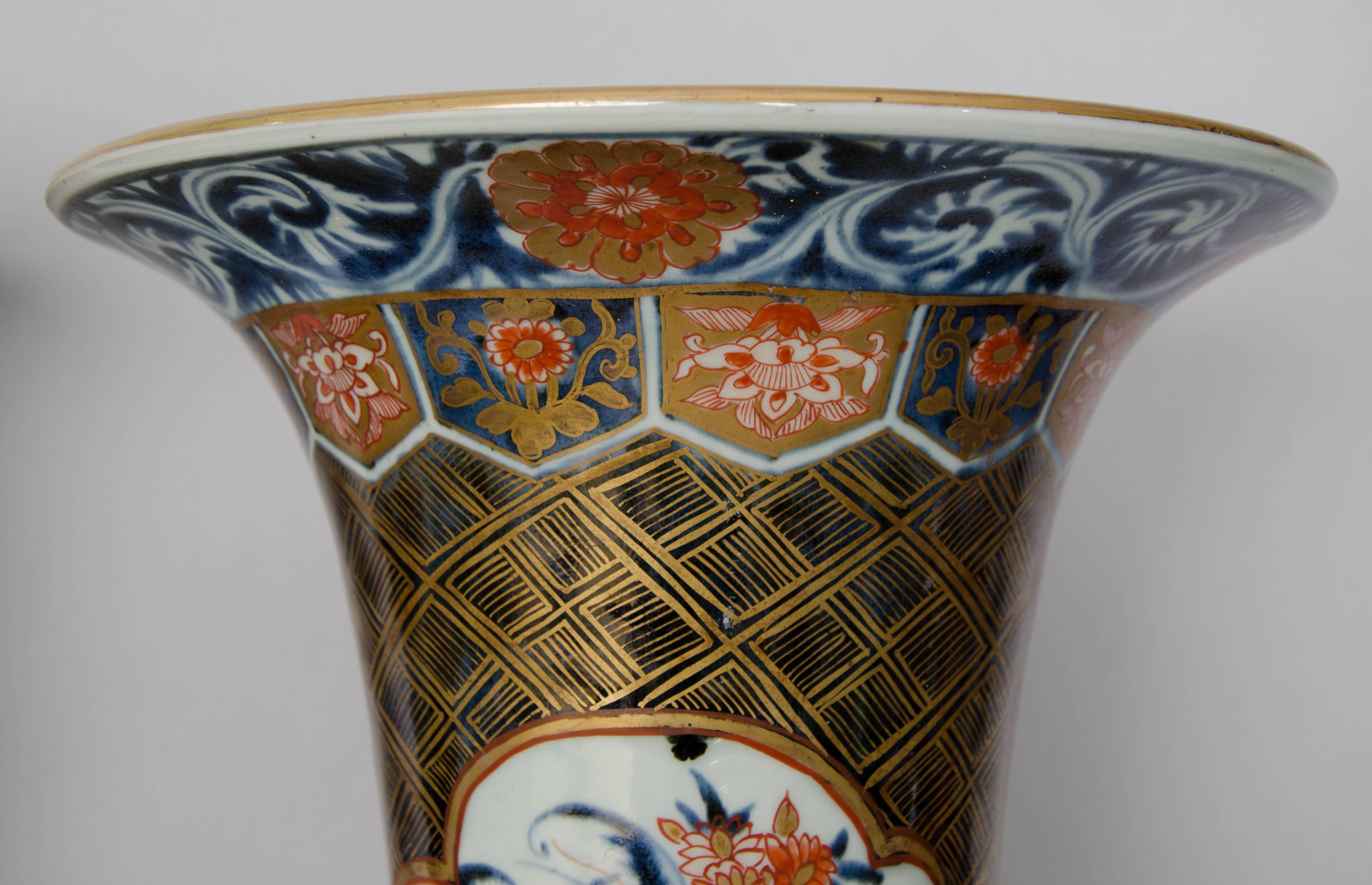 Late 17th Century Pair of Japanese Imari Sleeve Vases, circa 1700 For Sale