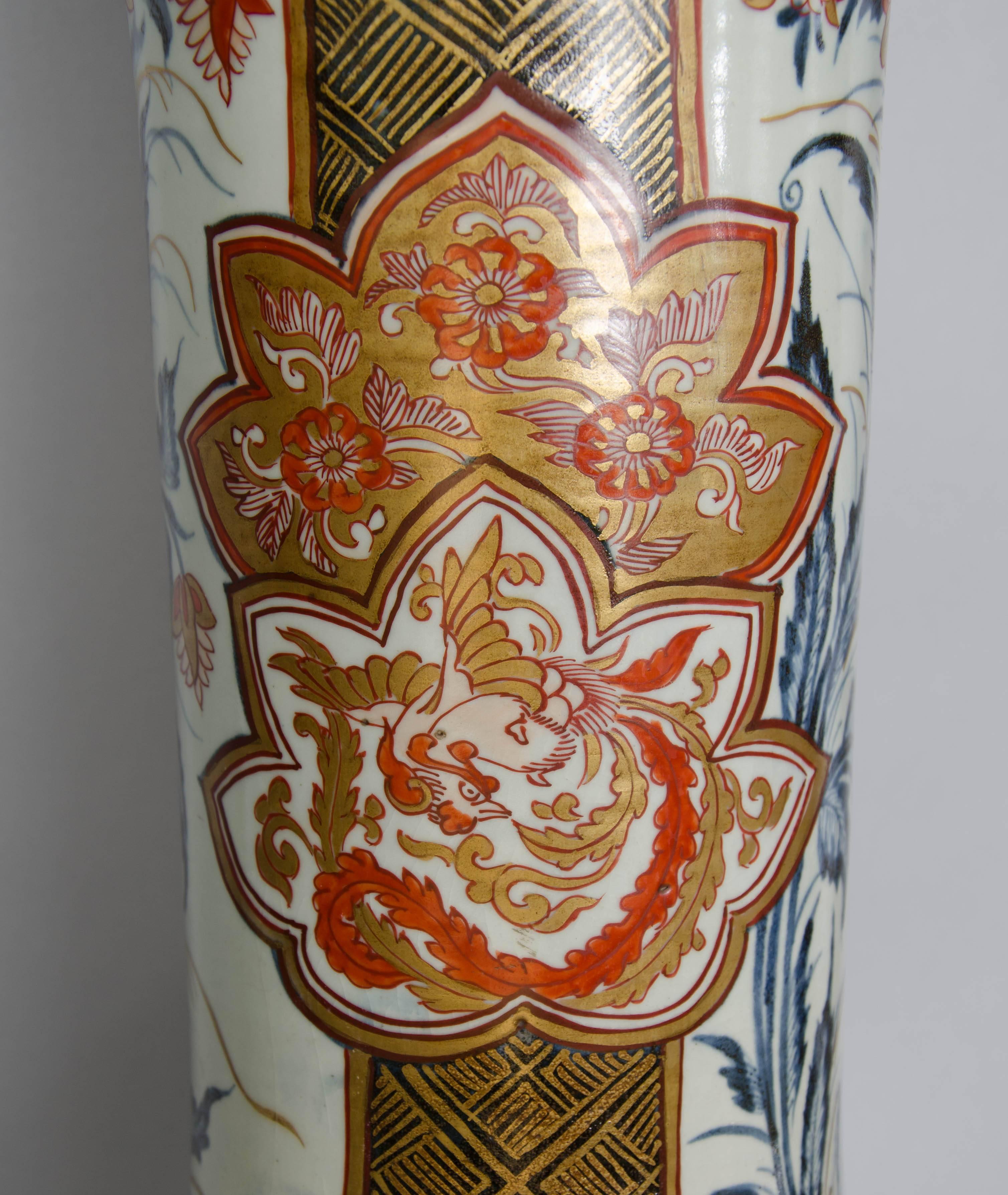 Pair of Japanese Imari Sleeve Vases, circa 1700 For Sale 6