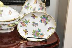 Hungarian 26 Pieces Queen Victoria Herend Dinnerware Set