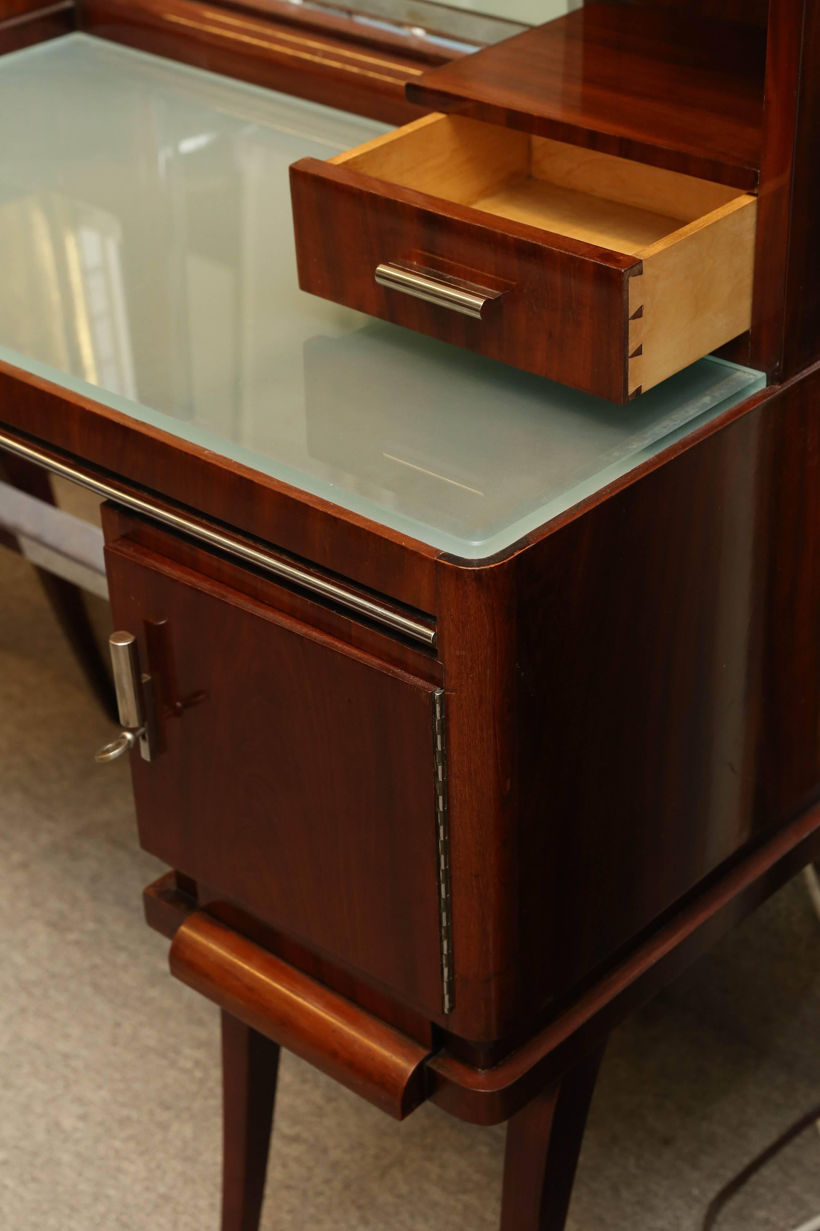 Hungarian Art Deco Dresser in Walnut In Good Condition In Houston, TX