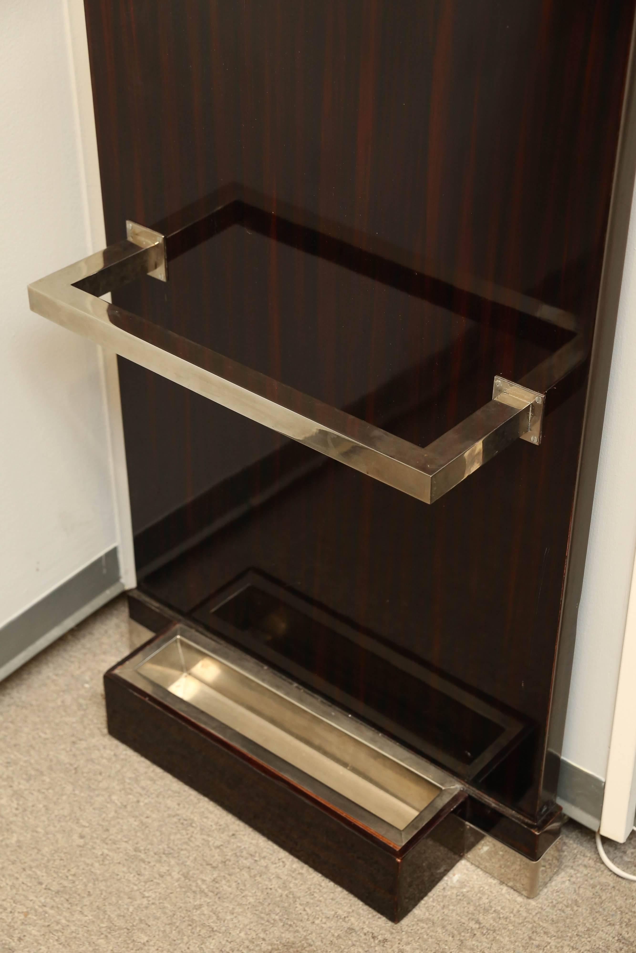 This piece is designed to gain attention for its appearance. The original wooden back has a 38