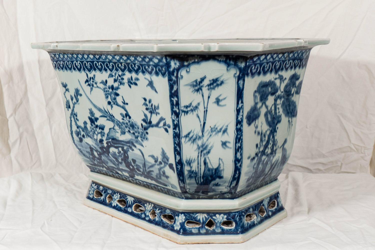 A Chinese Porcelain Blue and White Planter at 1stdibs
