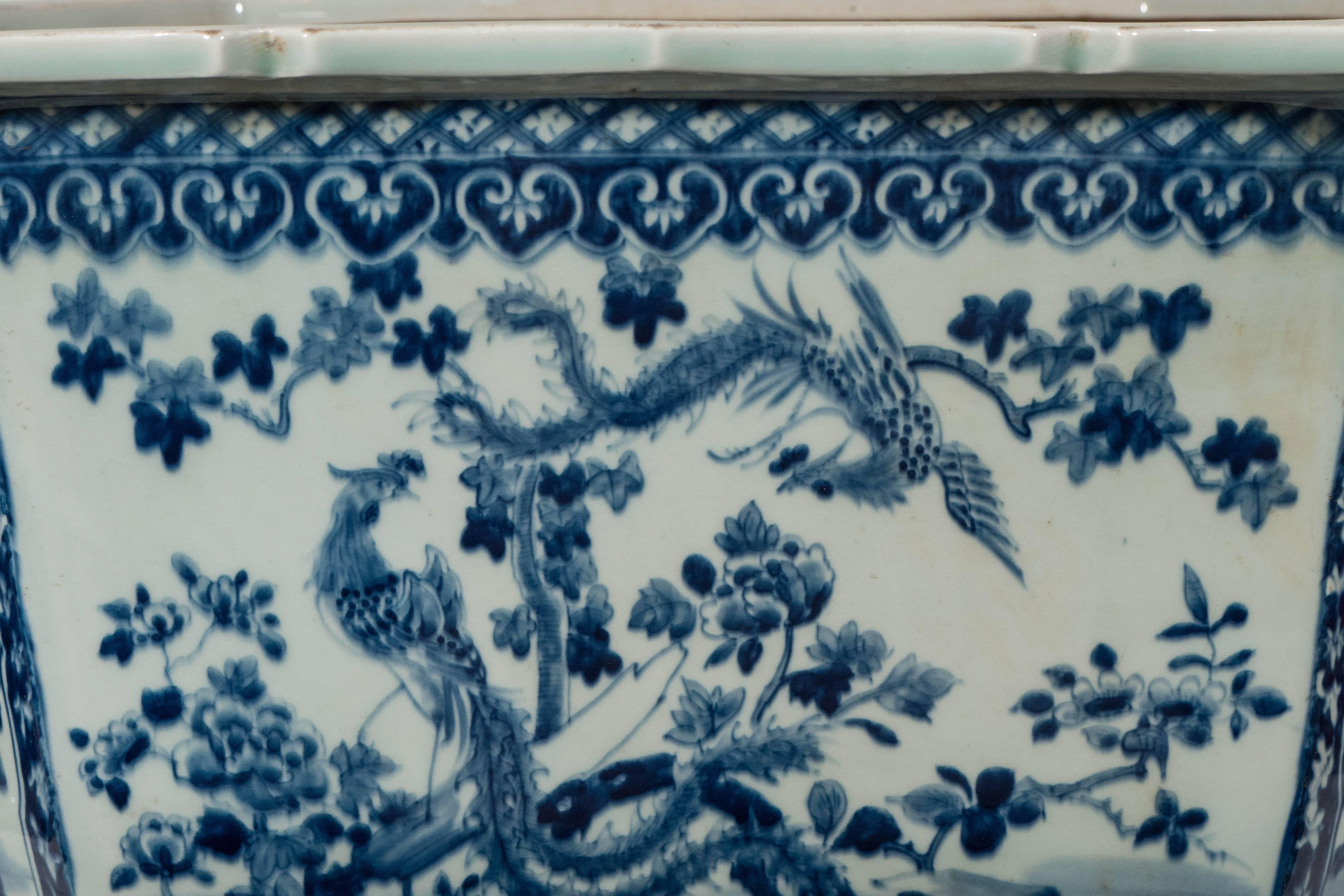 A Chinese Porcelain Blue and White Planter In Excellent Condition In Katonah, NY