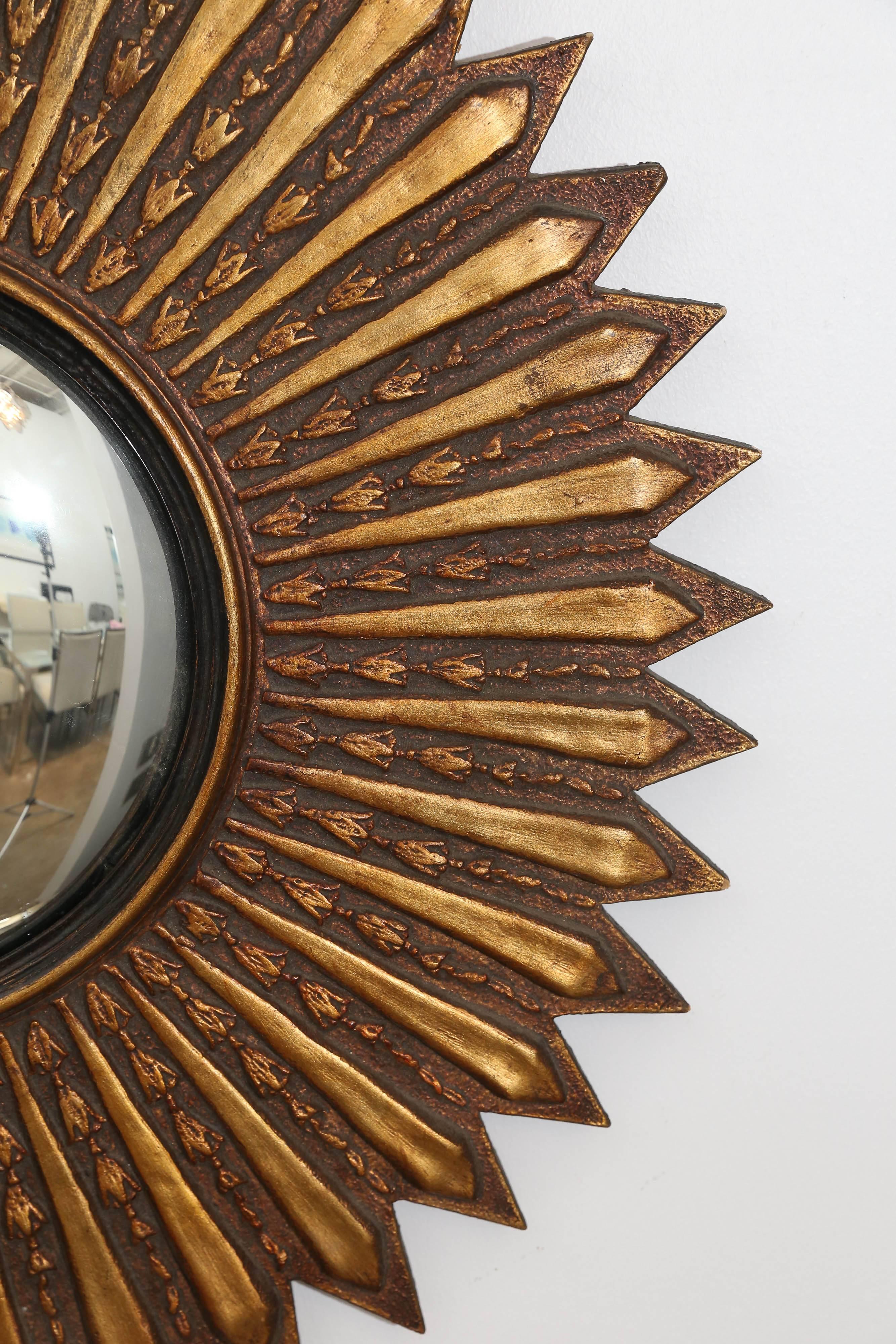 Hand-Carved Mid-Century Modern Argentinean Restored Gilded Wood Sunburst Convex Wall Mirror For Sale