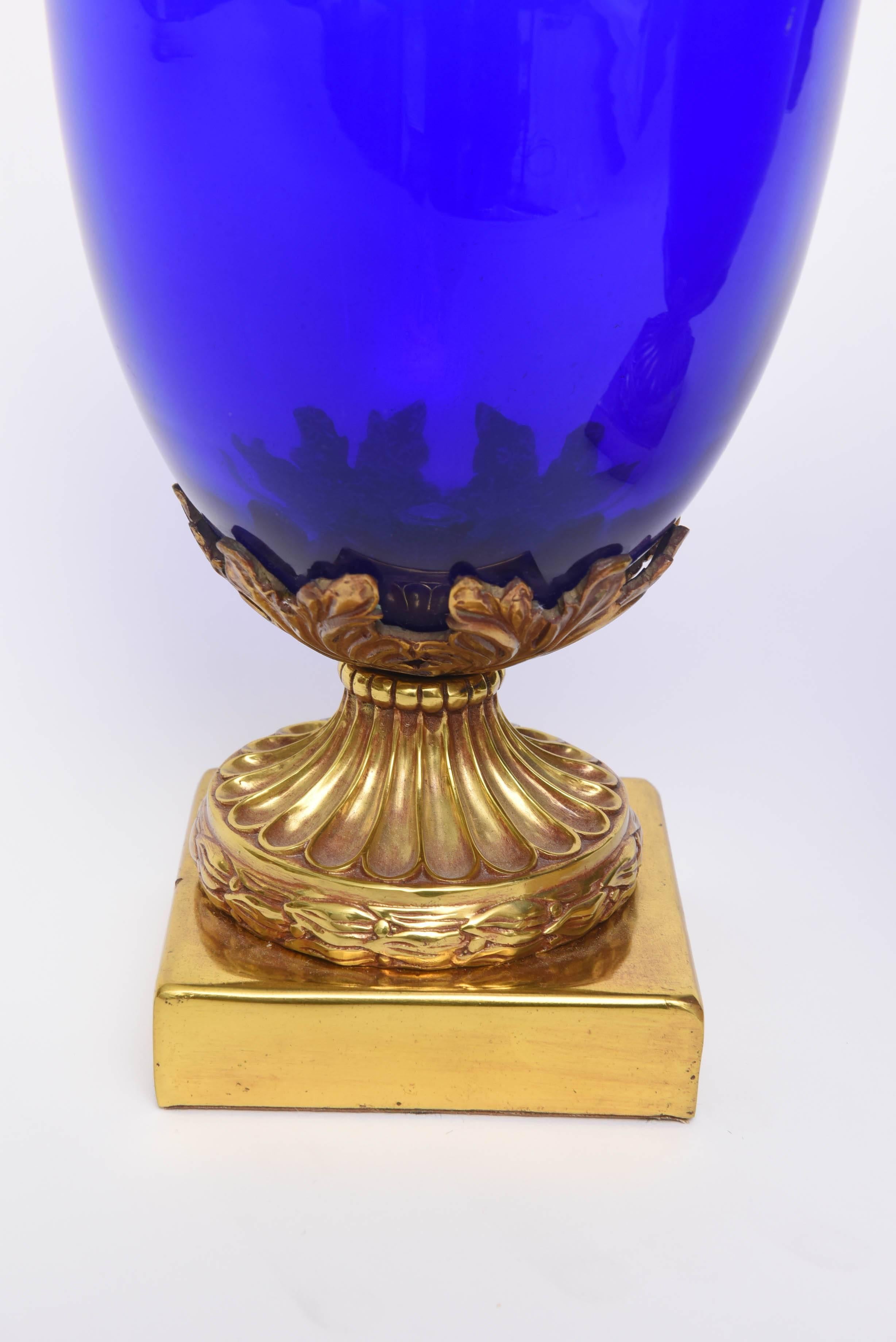 Pair of Cobalt Blue and Doré Bronze Urns In Good Condition In West Palm Beach, FL