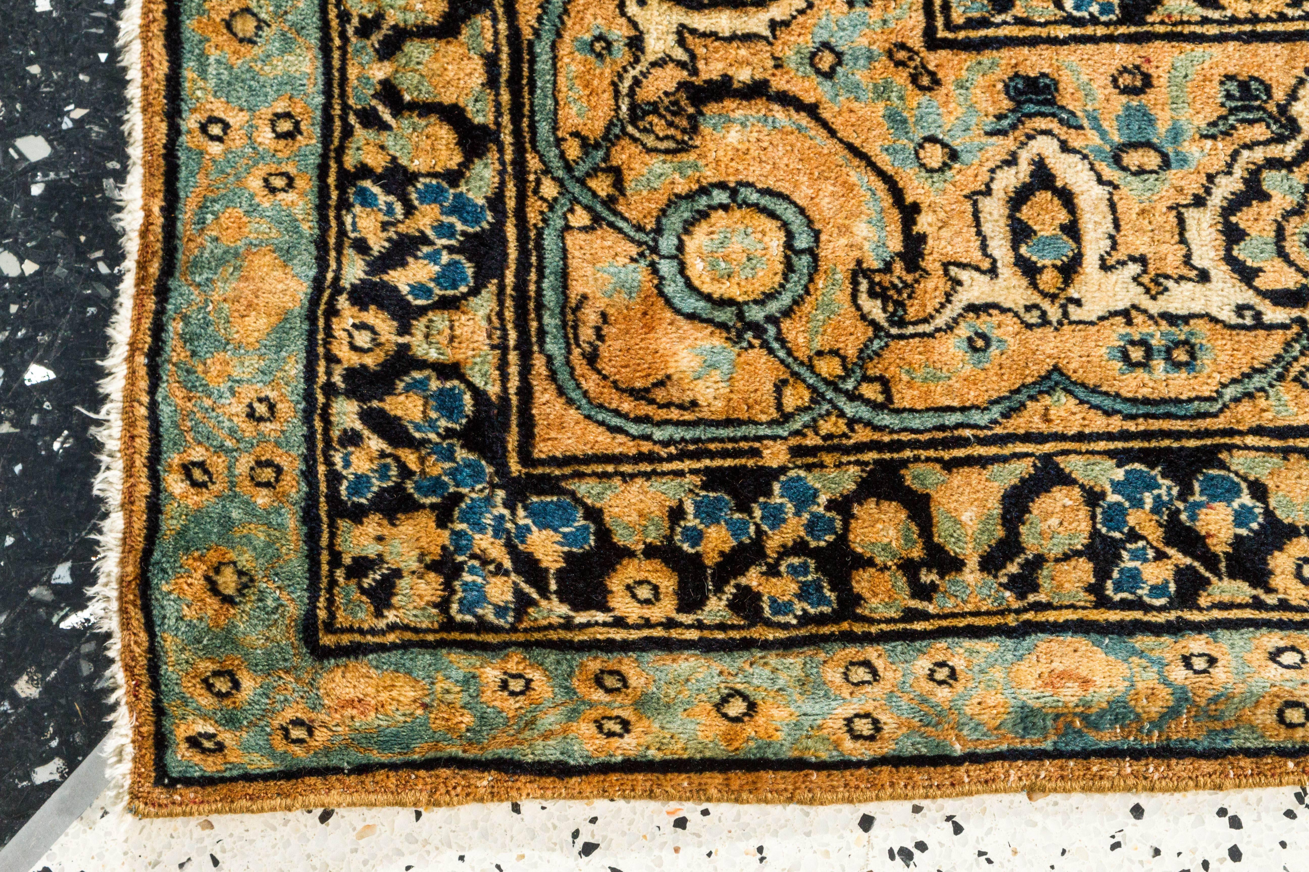 Antique Persian Tabriz
Measurement: 10'3