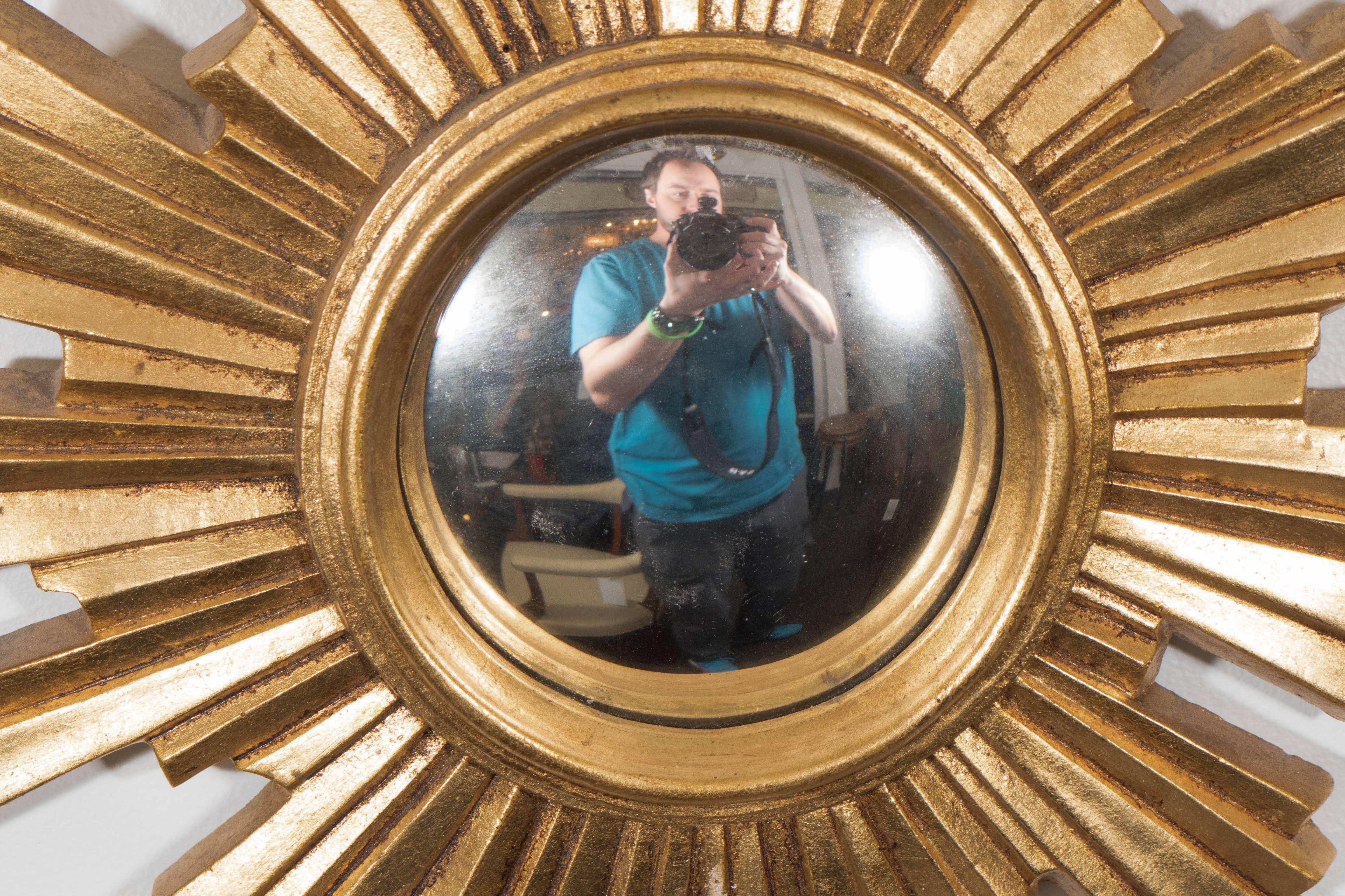 German 1960s Convex Mirror with Giltwood Sunburst Frame In Good Condition In New York, NY