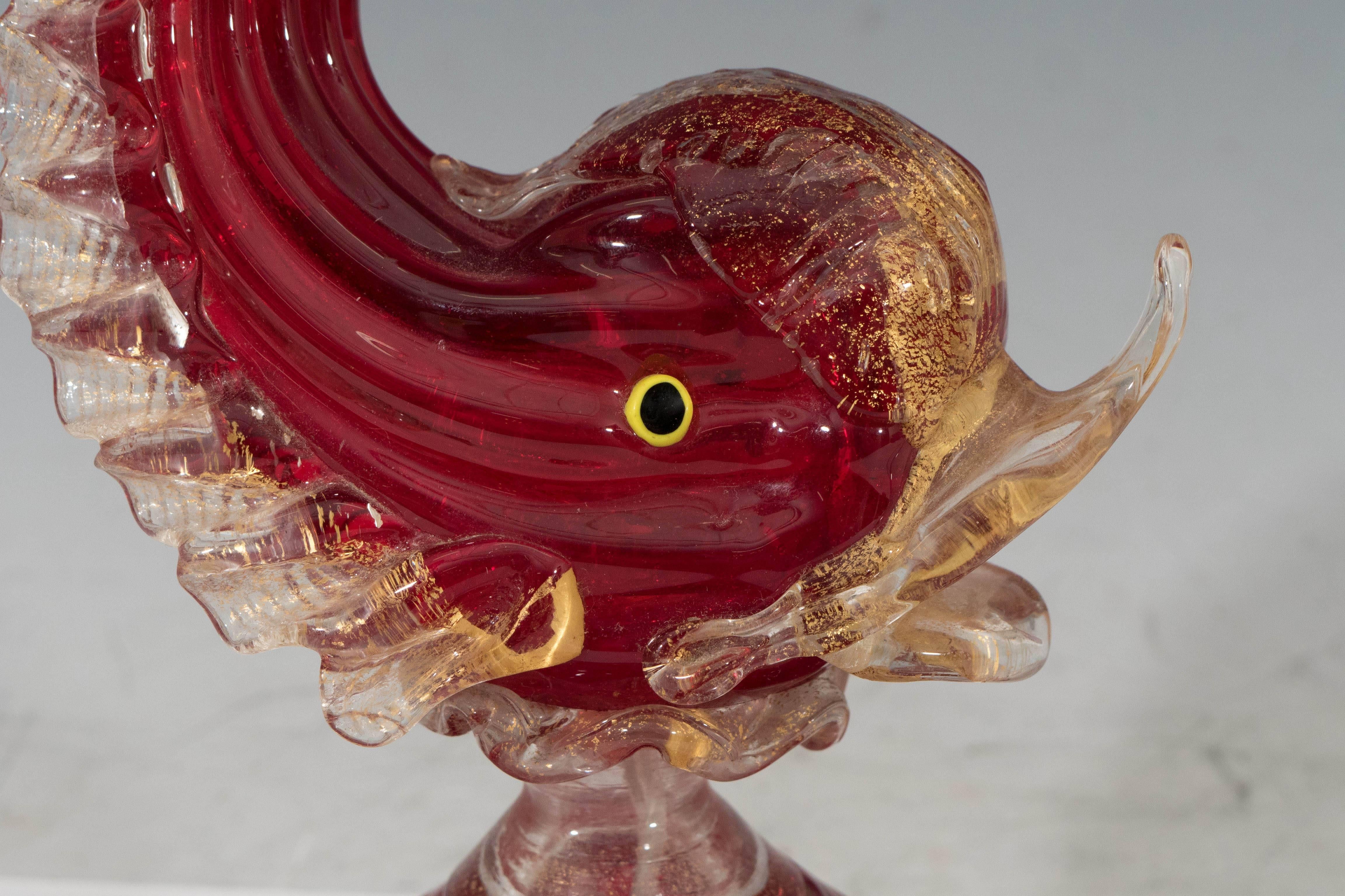 Mid-20th Century Hollywood Regency Style Red Murano Glass Fish Lamp Attributed to Barovier e Toso For Sale