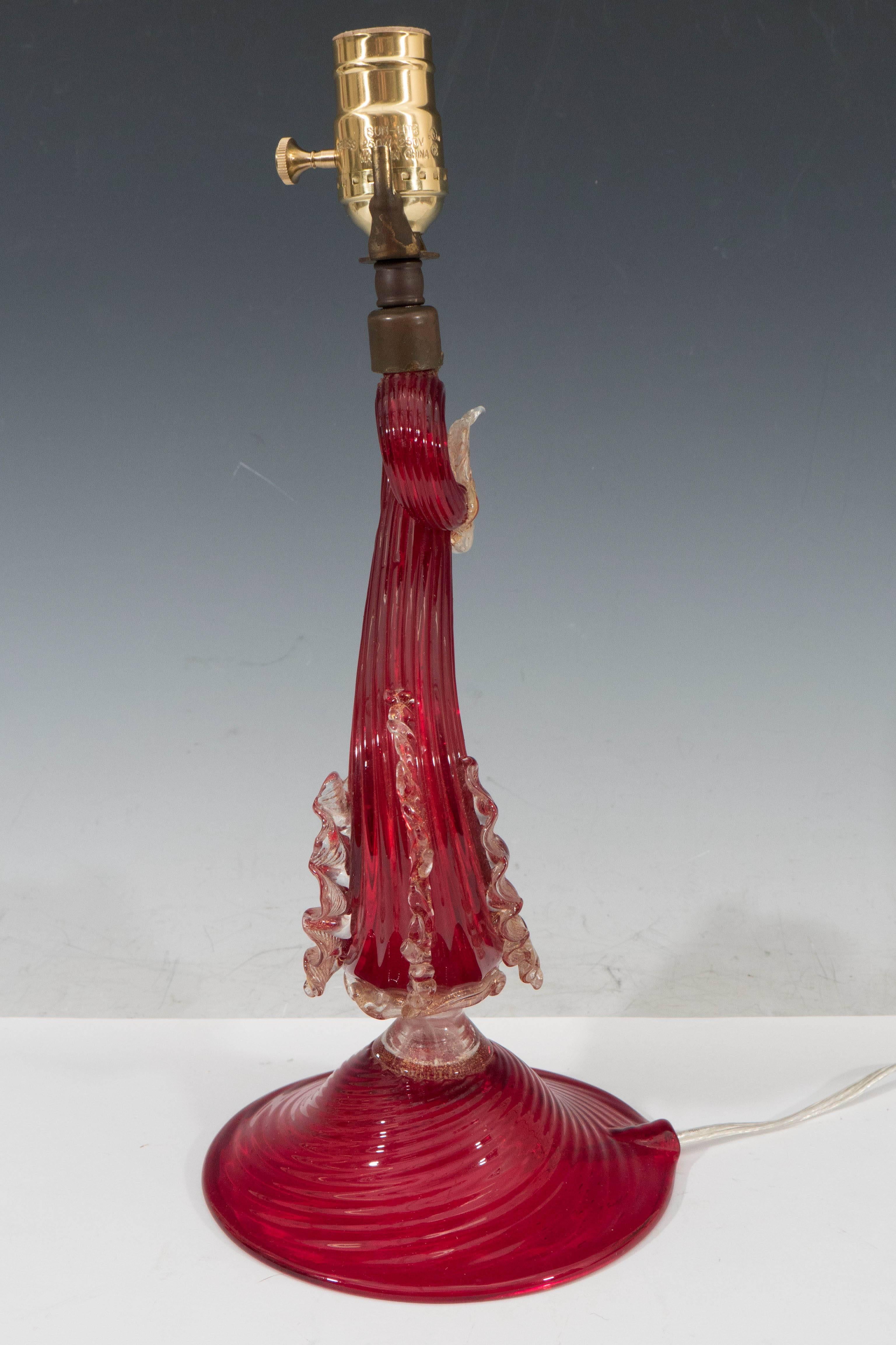 Hollywood Regency Style Red Murano Glass Fish Lamp Attributed to Barovier e Toso For Sale 1