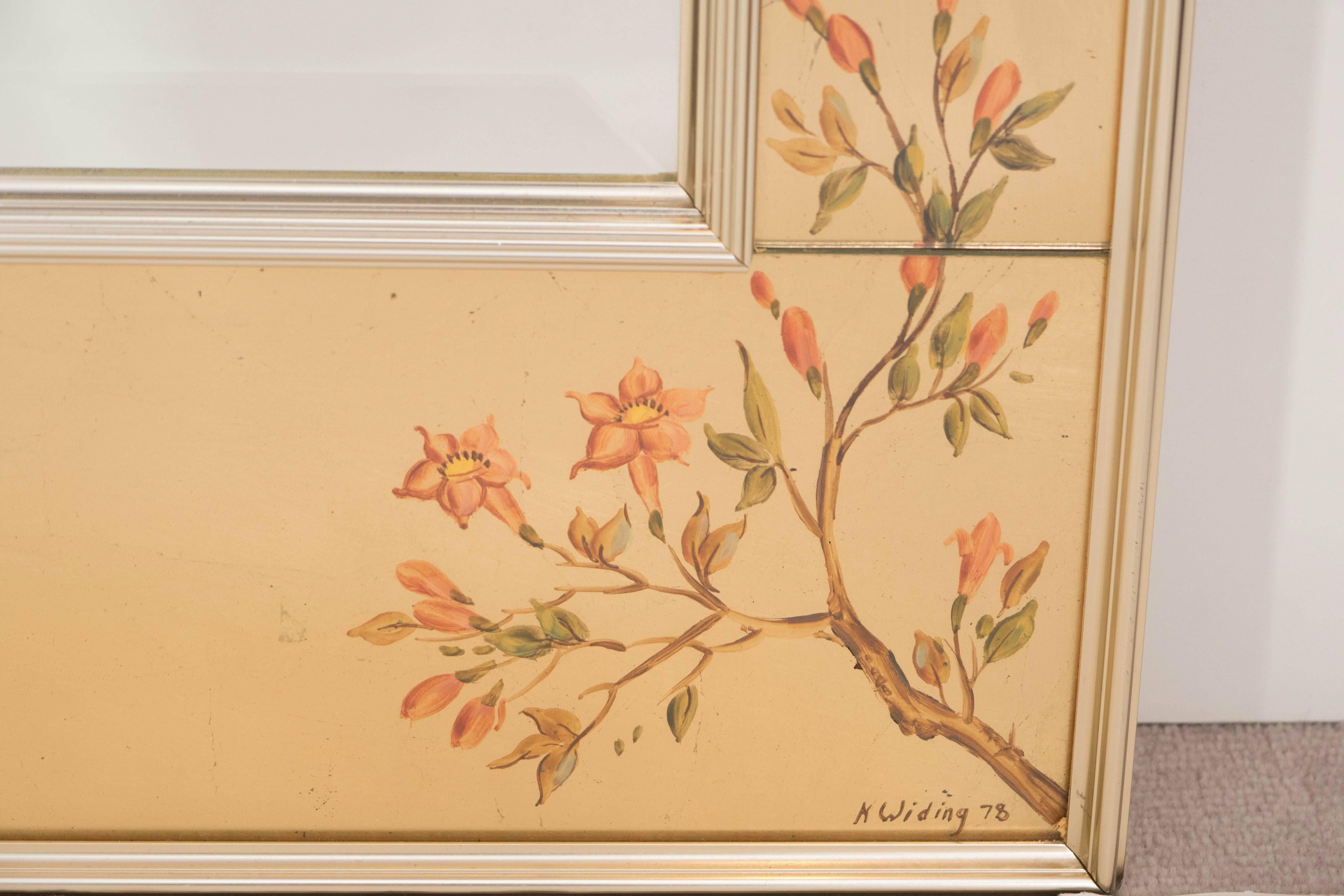 Labarge Mirror with Hand-Painted Églomisé Frame in the Chinoiserie Style In Good Condition In New York, NY