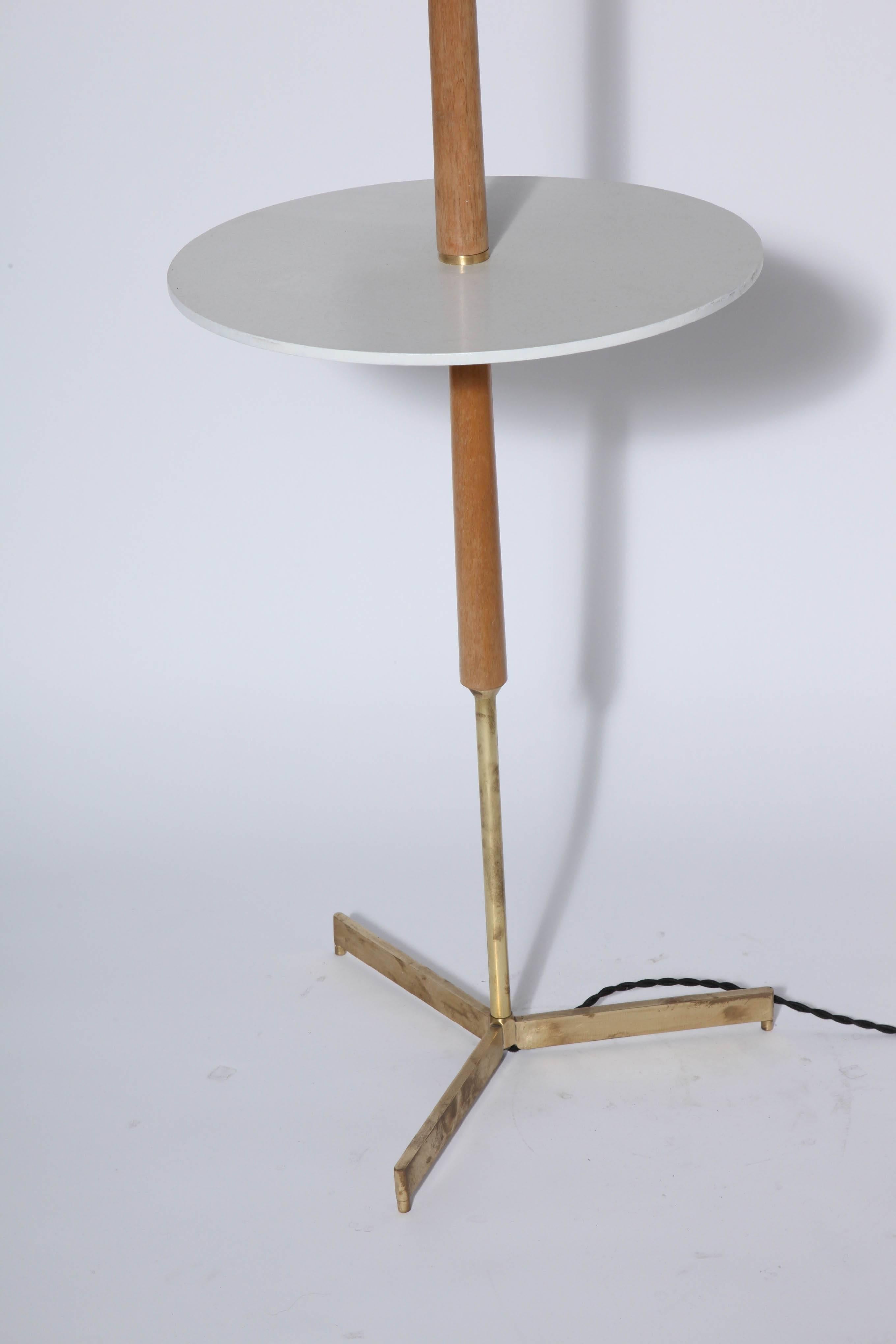 Mid-Century Modern Paul McCobb Style Bleached Mahogany, Micarta & Brass Side Table Floor Lamp For Sale