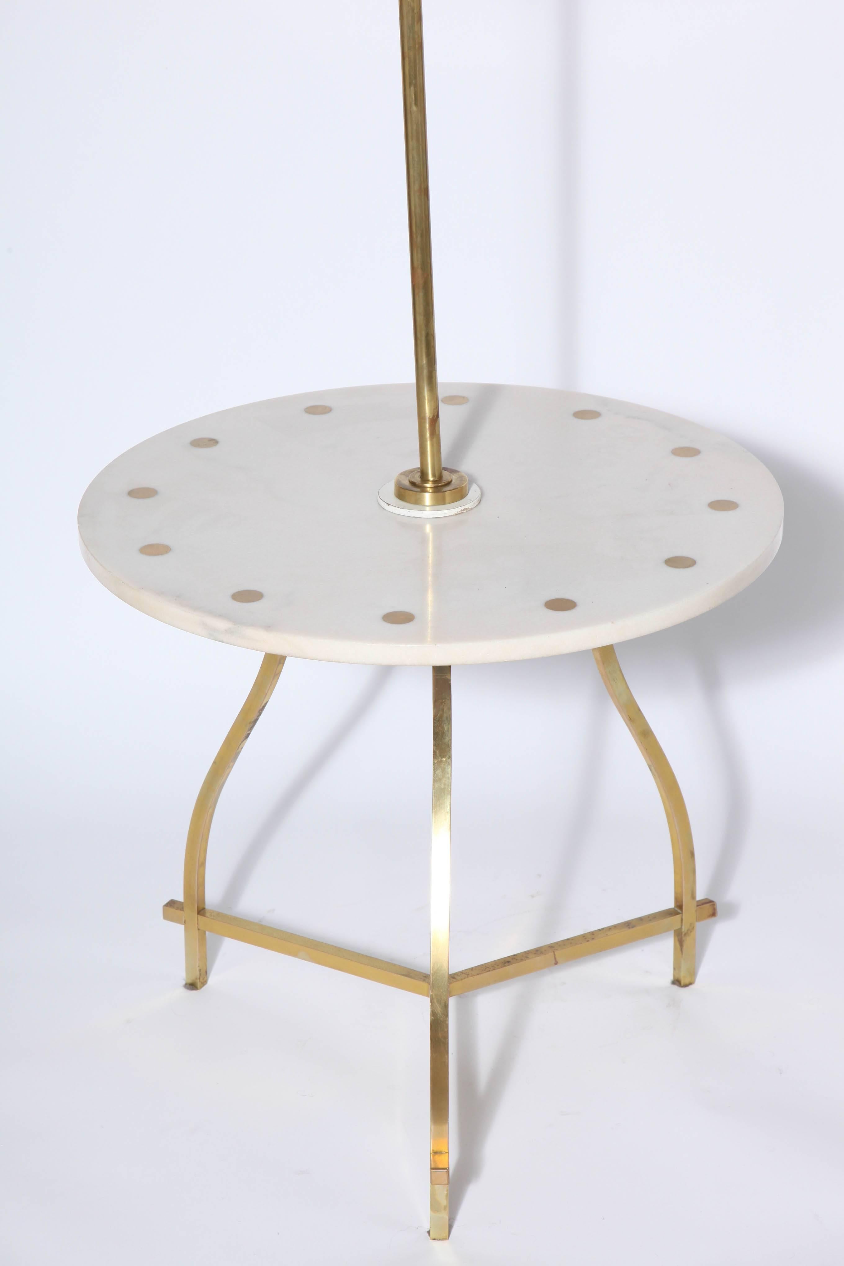 Laiton Tommi Parzinger Style Marble, Brass, Shaded Candlestick Side Table Floor Lamp  en vente