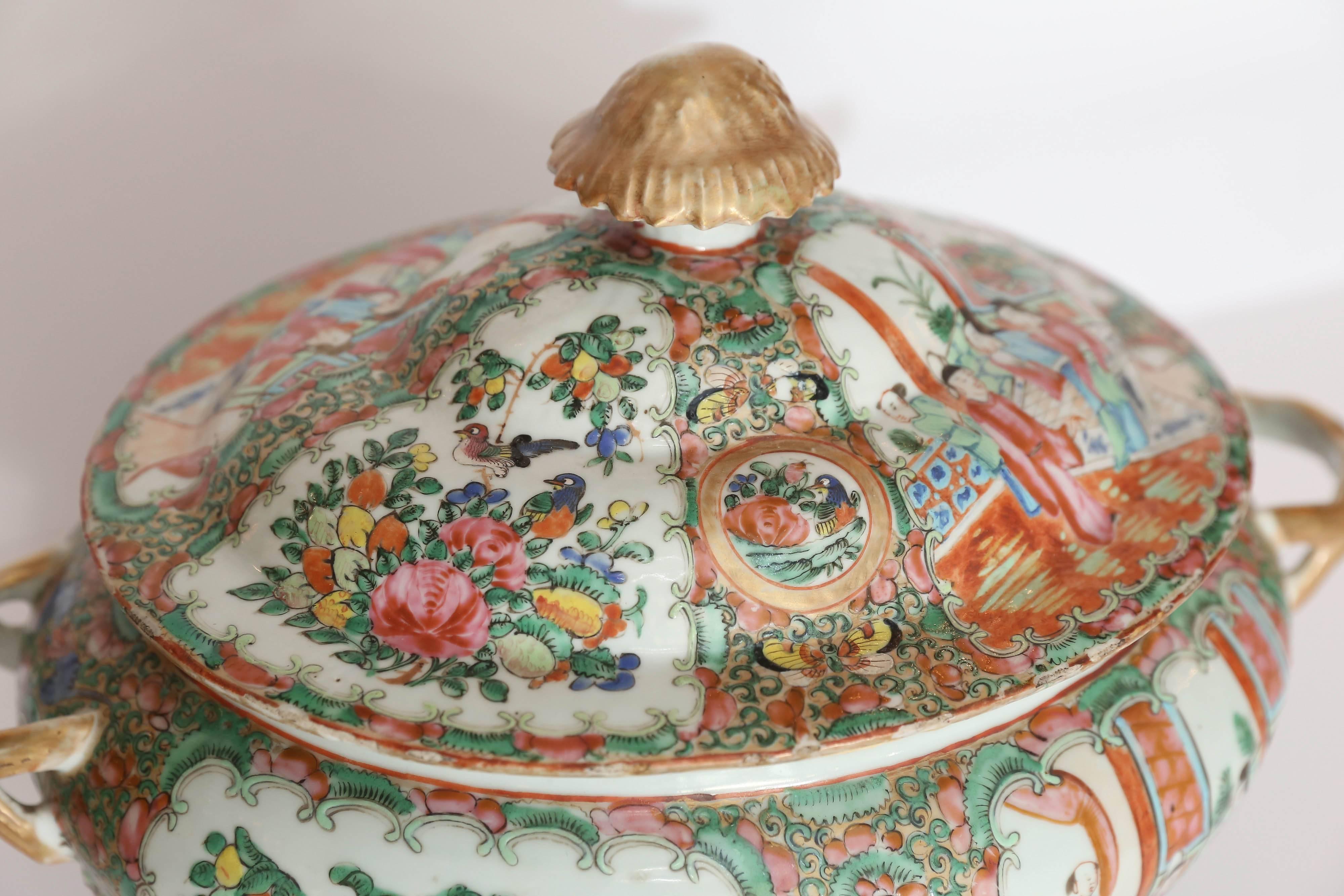 Rose medallion Chinese export tureen
Hand painted with figures and garden scenes
Butterflies, floral and birds