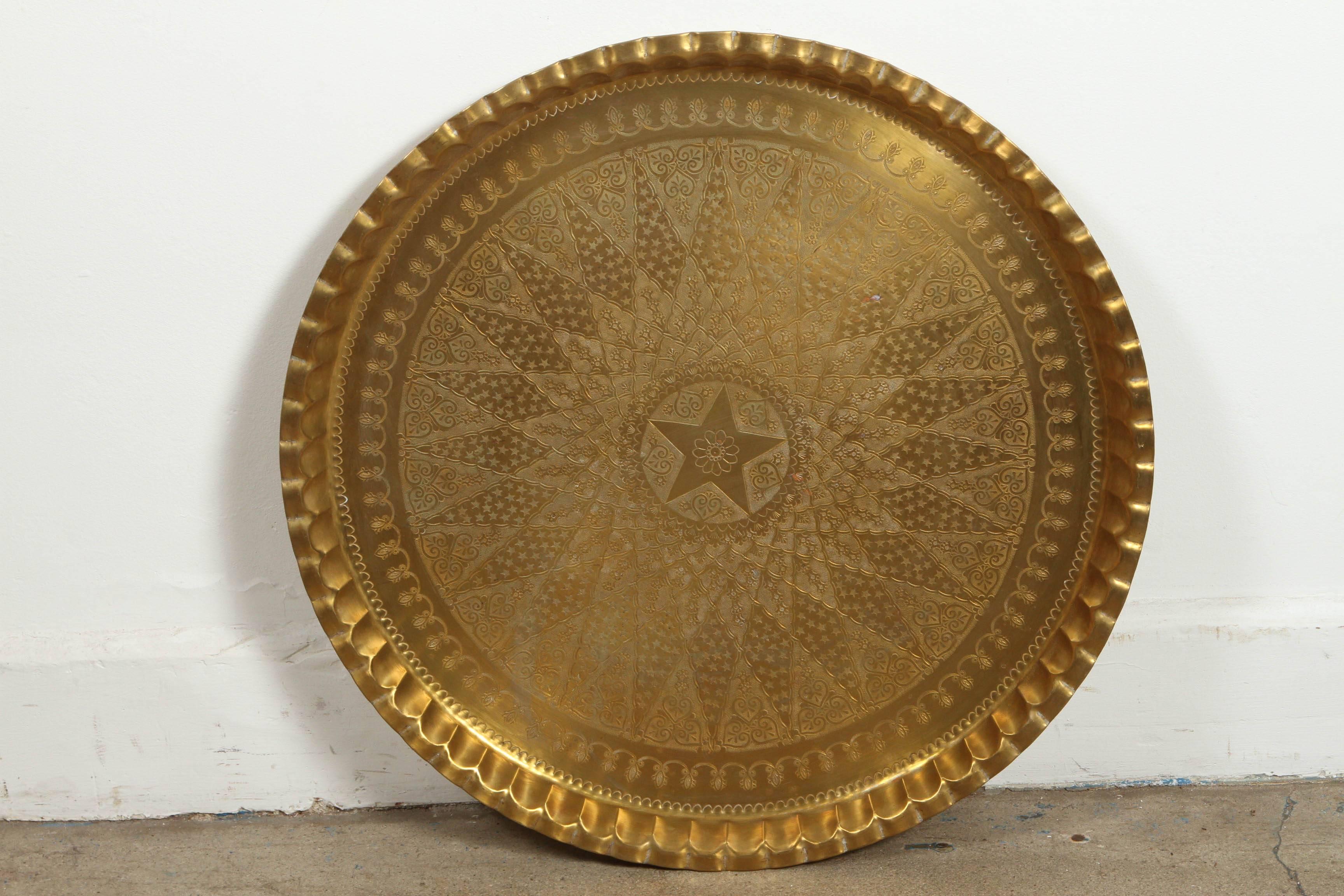 Large  Middle Eastern Moorish Syrian Hand-Hammered Brass Tray  In Good Condition In North Hollywood, CA