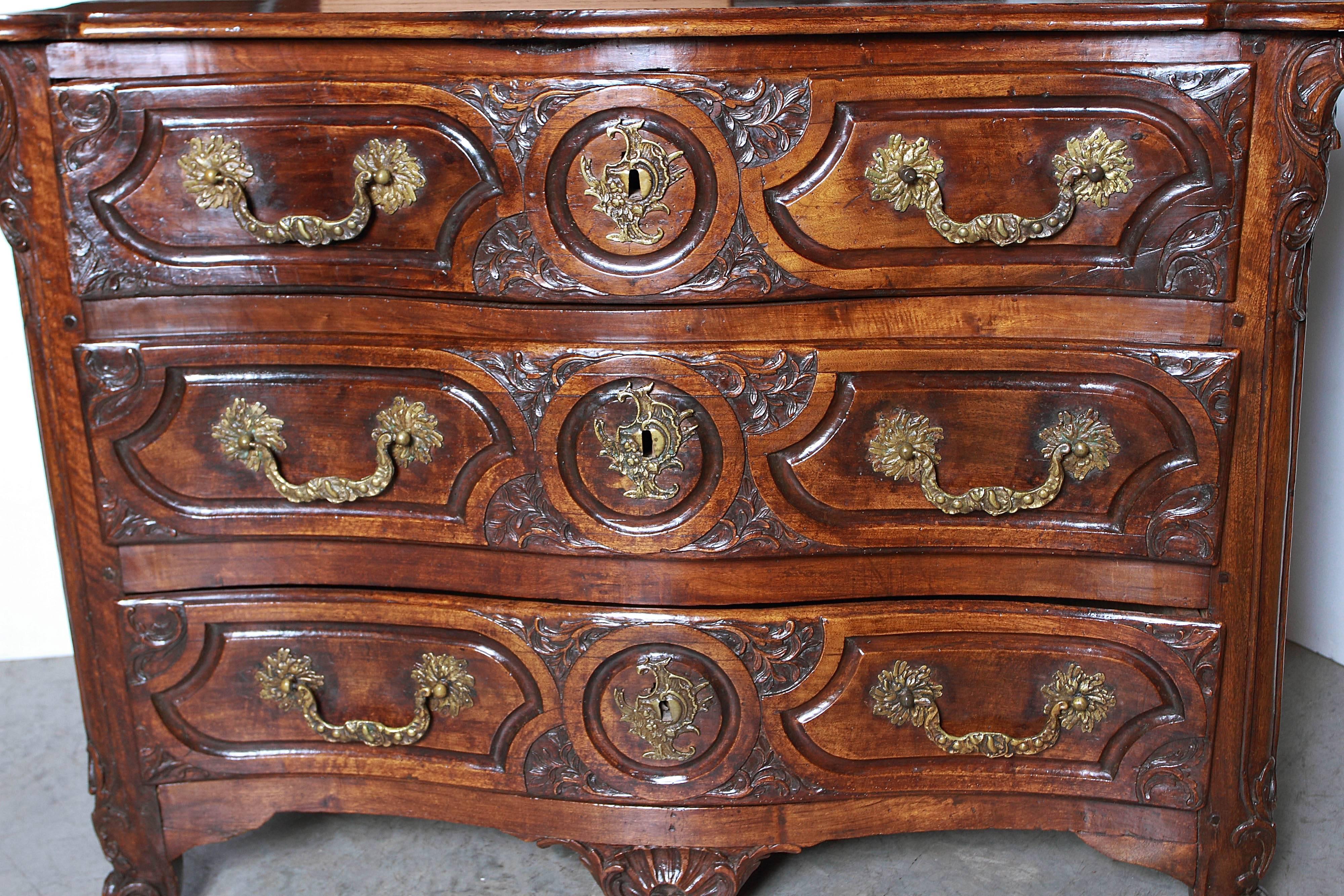 Period Louis XV Lyonnaise Walnut Wood Commode 2