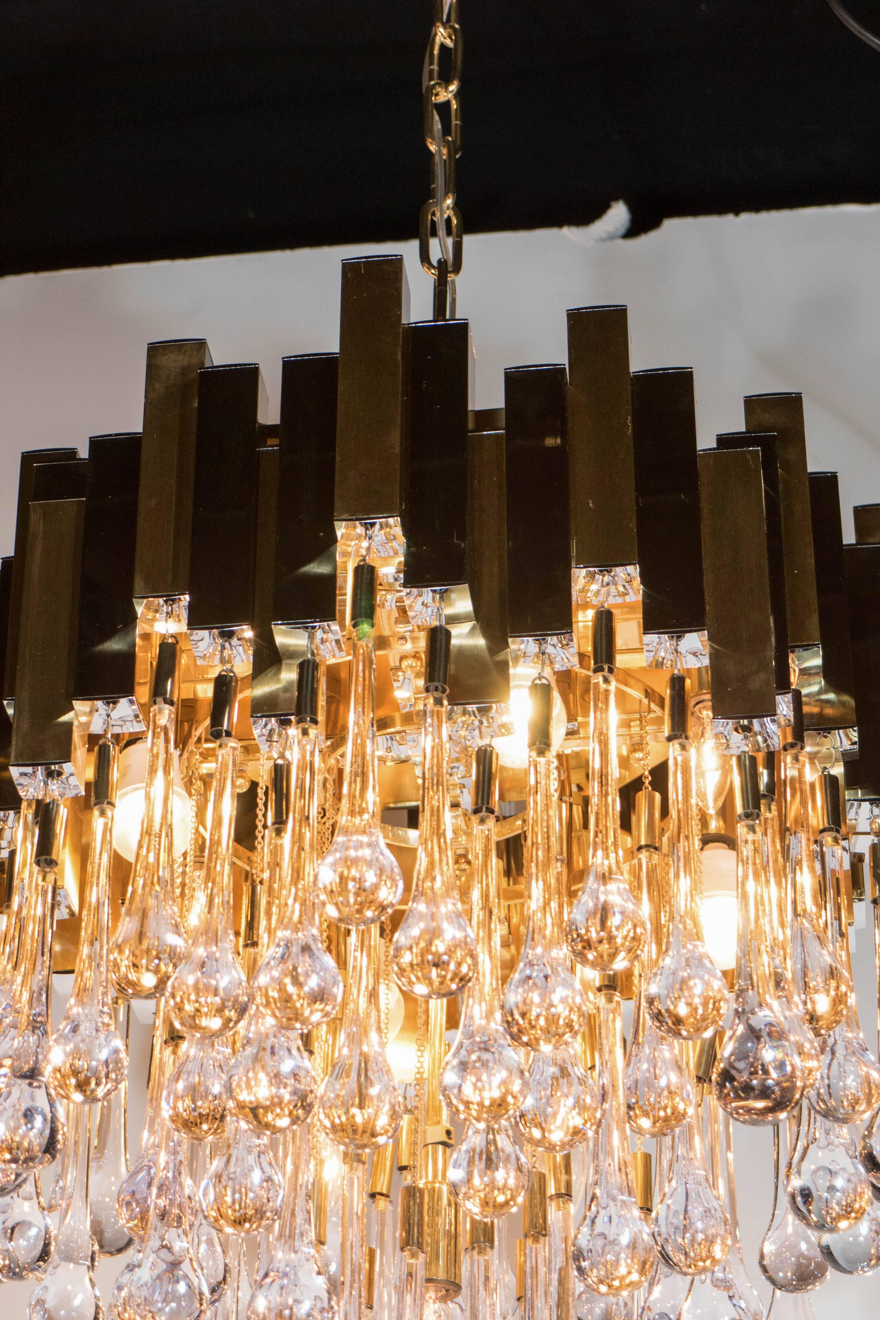 Modernist Chandelier in Brass and Crystal Droplets by Sciolari In Excellent Condition In New York, NY