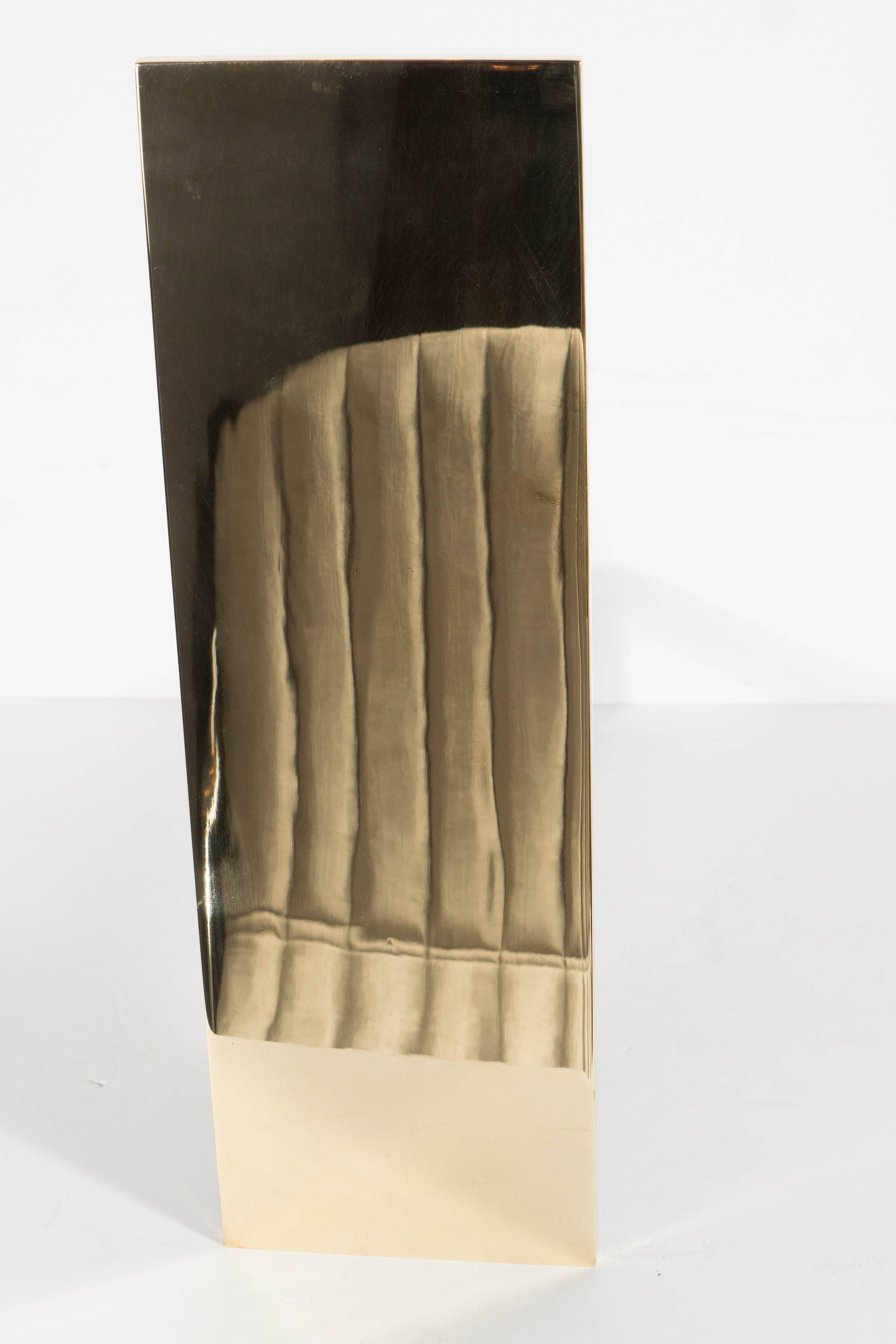 Ein Paar maßgefertigte rechteckige Feuerböcke aus poliertem Messing im modernistischen Stil der Mitte des Jahrhunderts (Eisen) im Angebot