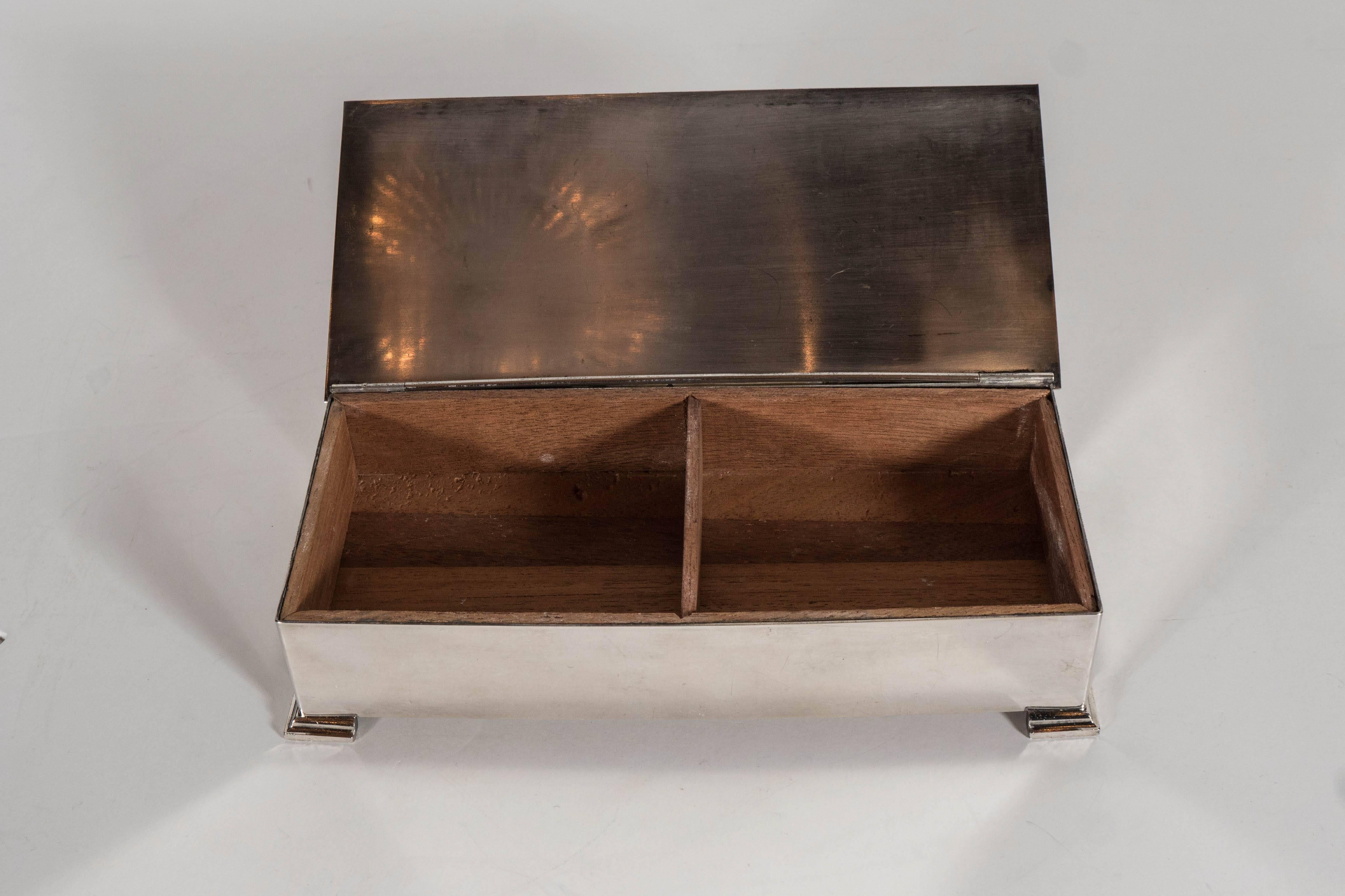 Mid-20th Century Elegant Streamline Art Deco Silver Plated Box
