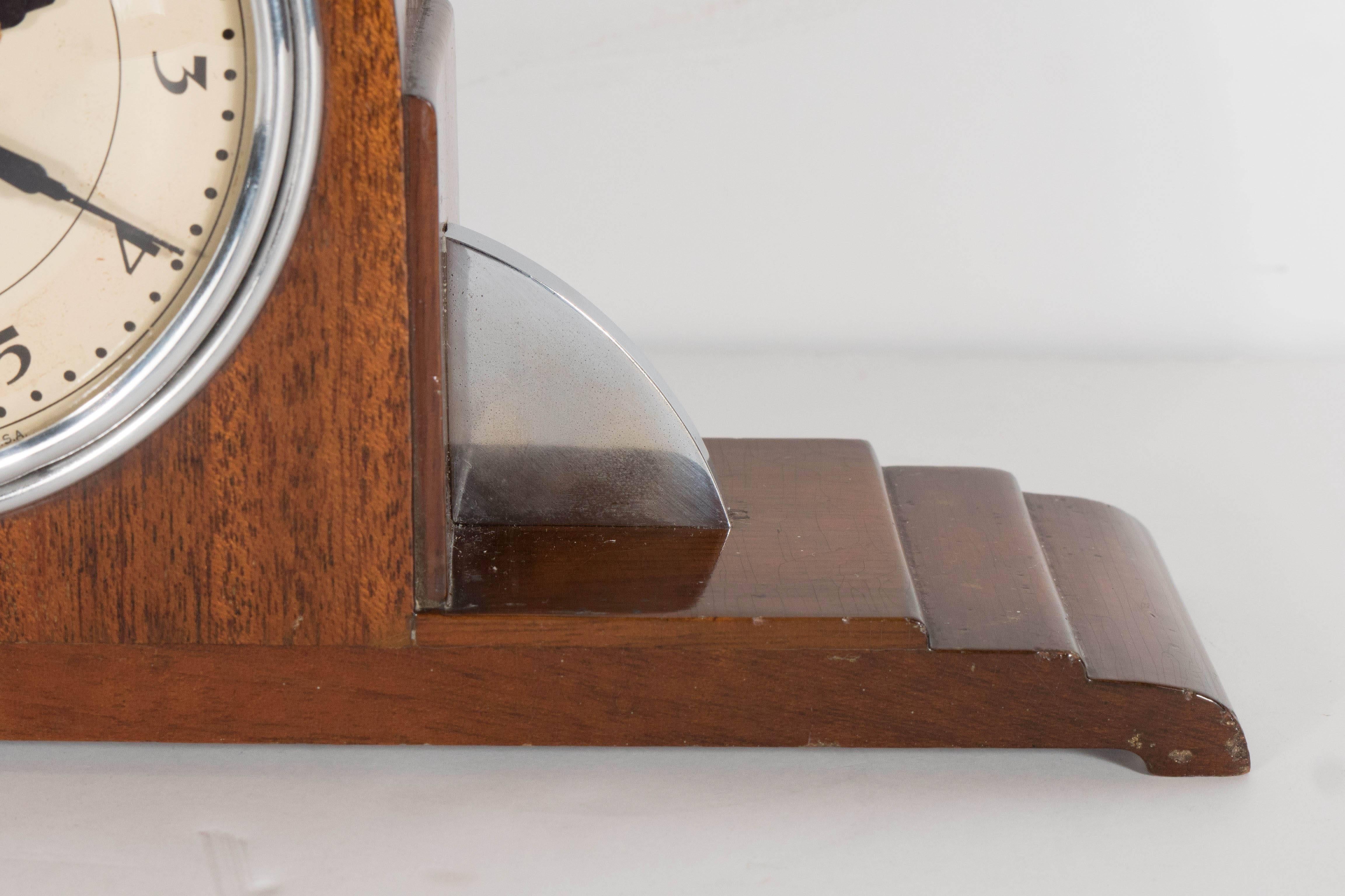Exemplary Streamline Art Deco Mahogany and Chrome Table Clock by Telechron In Excellent Condition In New York, NY