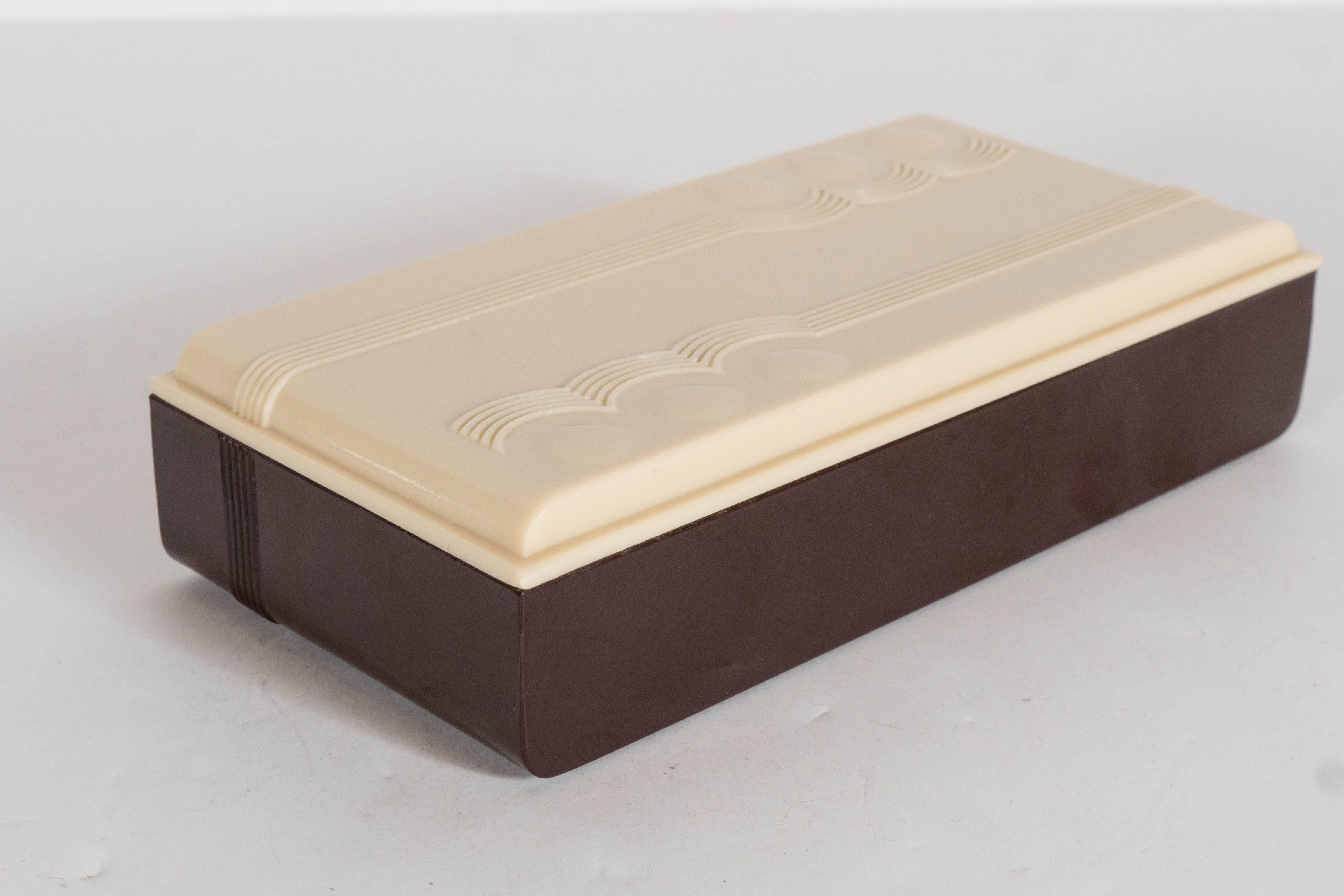 American Art Deco Two-Tone Bakelite Box with Detailing by Parker Box Company In Excellent Condition In New York, NY