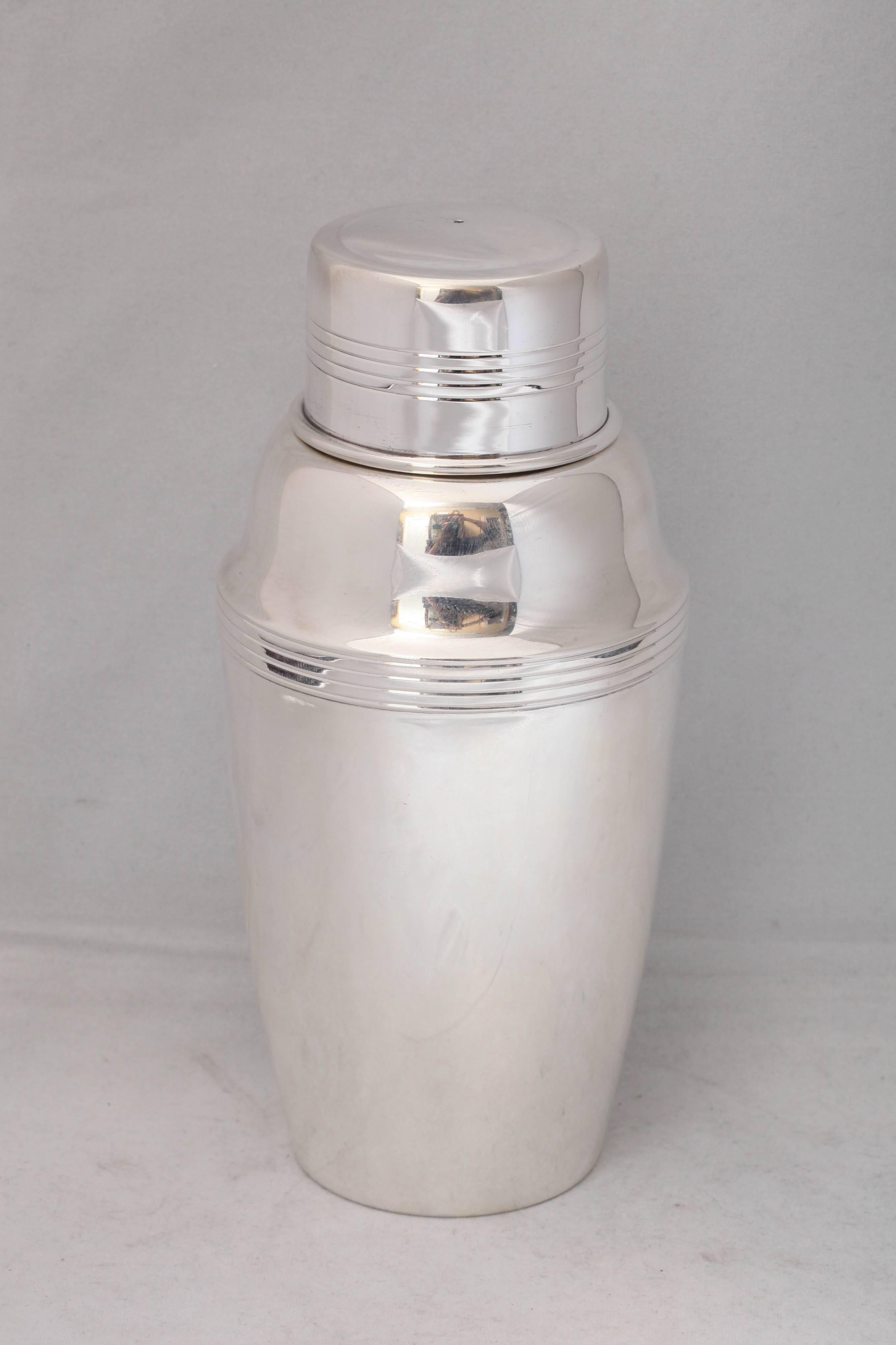 Mid-20th Century Art Deco Continental Silver Cocktail Shaker